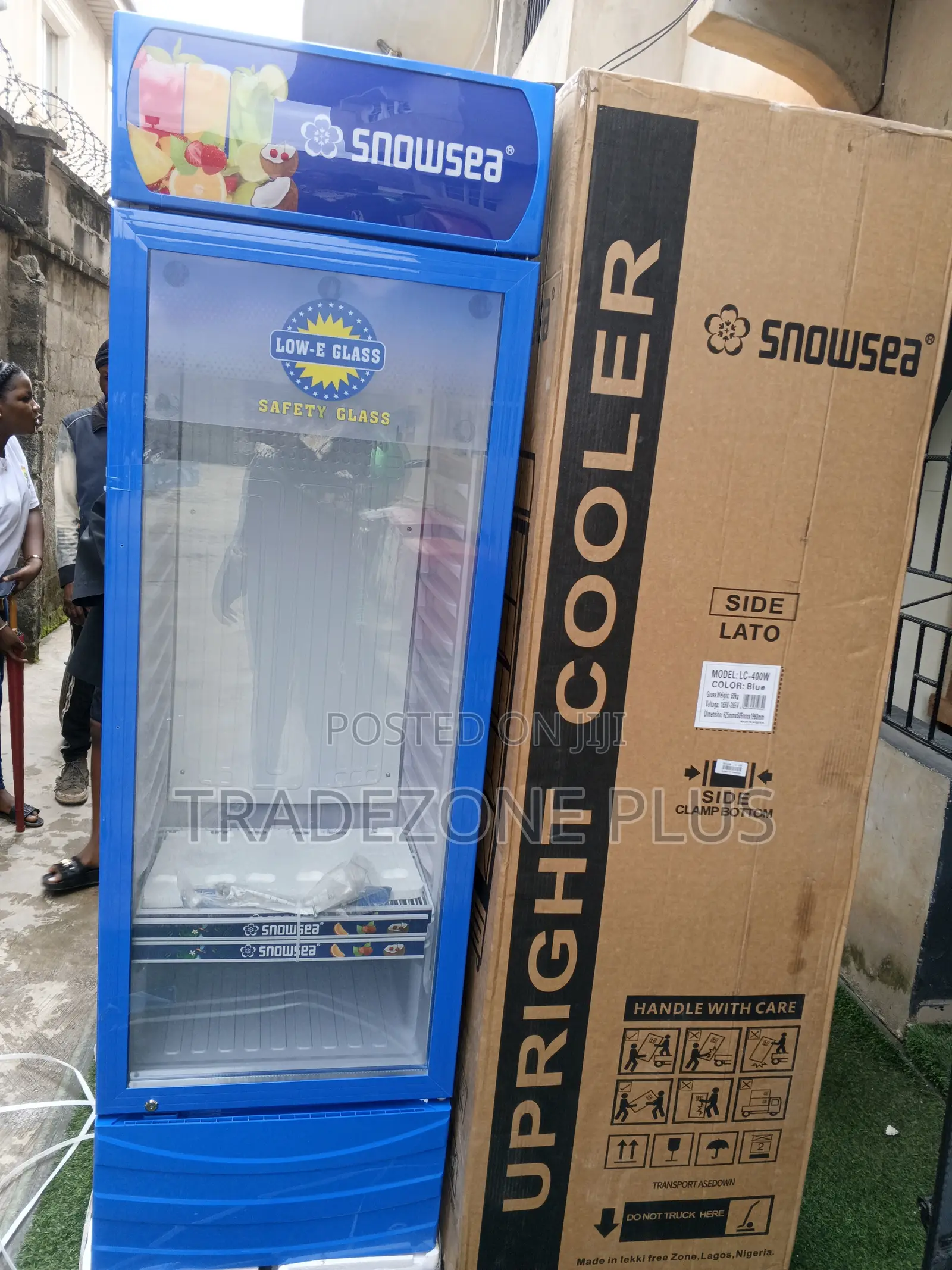 Snowsea 400l Standing Beverage Fridge for Retail Shops