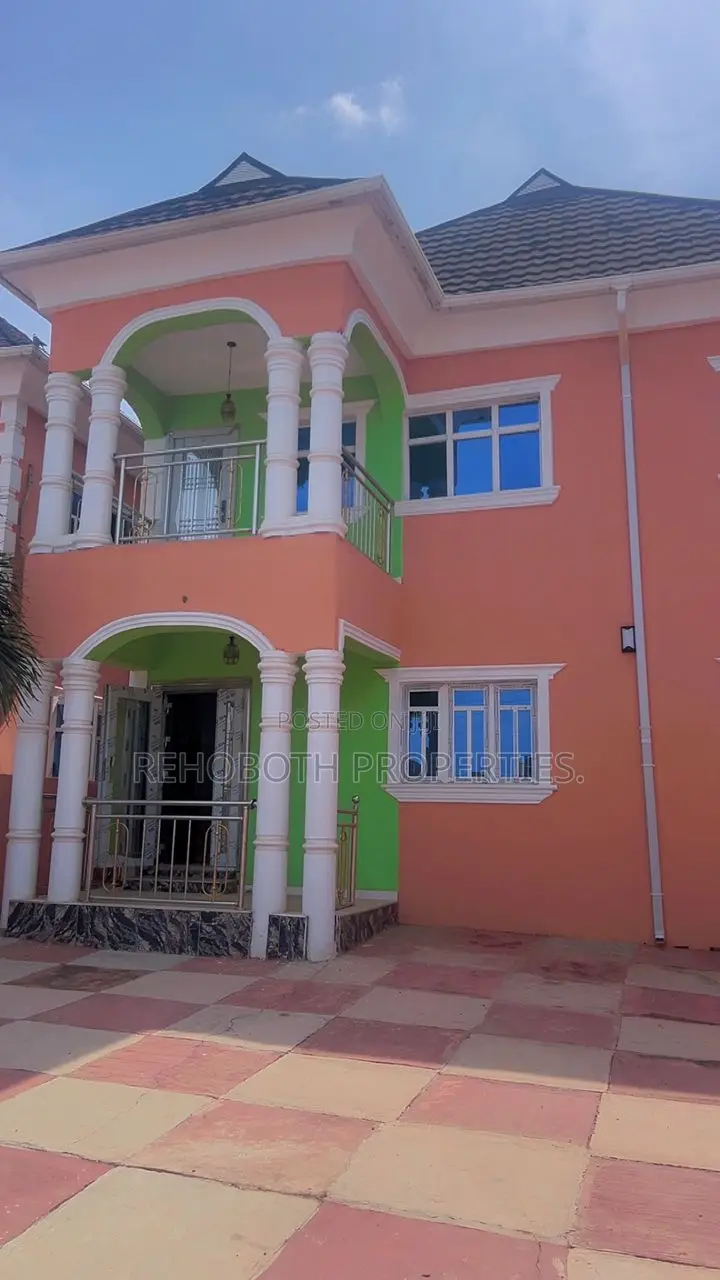4bdrm Duplex in Ire Akari, Akala Express for rent