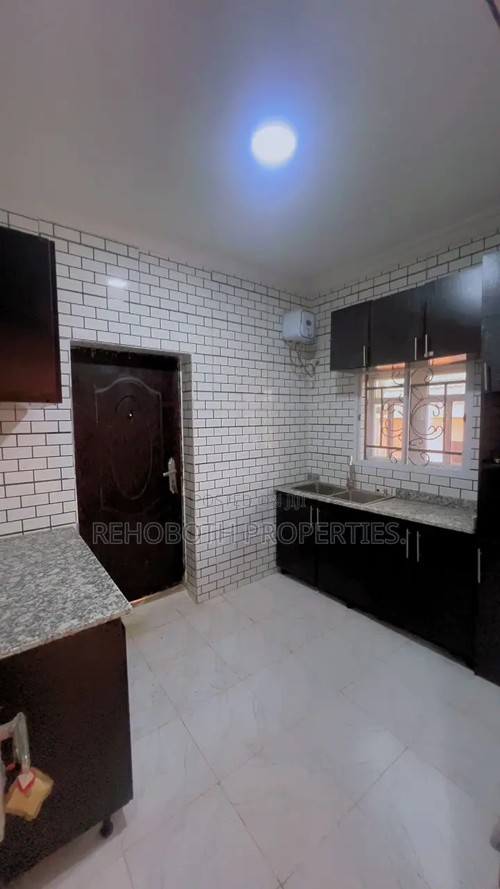 4bdrm Duplex in Ire Akari, Akala Express for rent