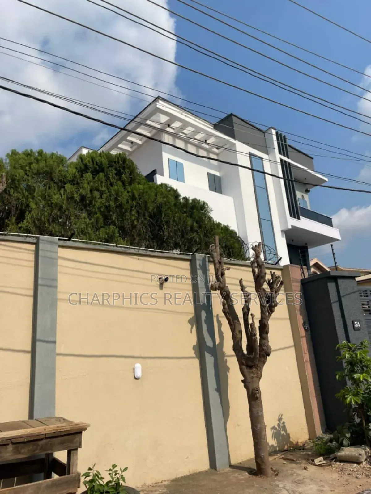 4bdrm Duplex in GRA Phase 1 for sale