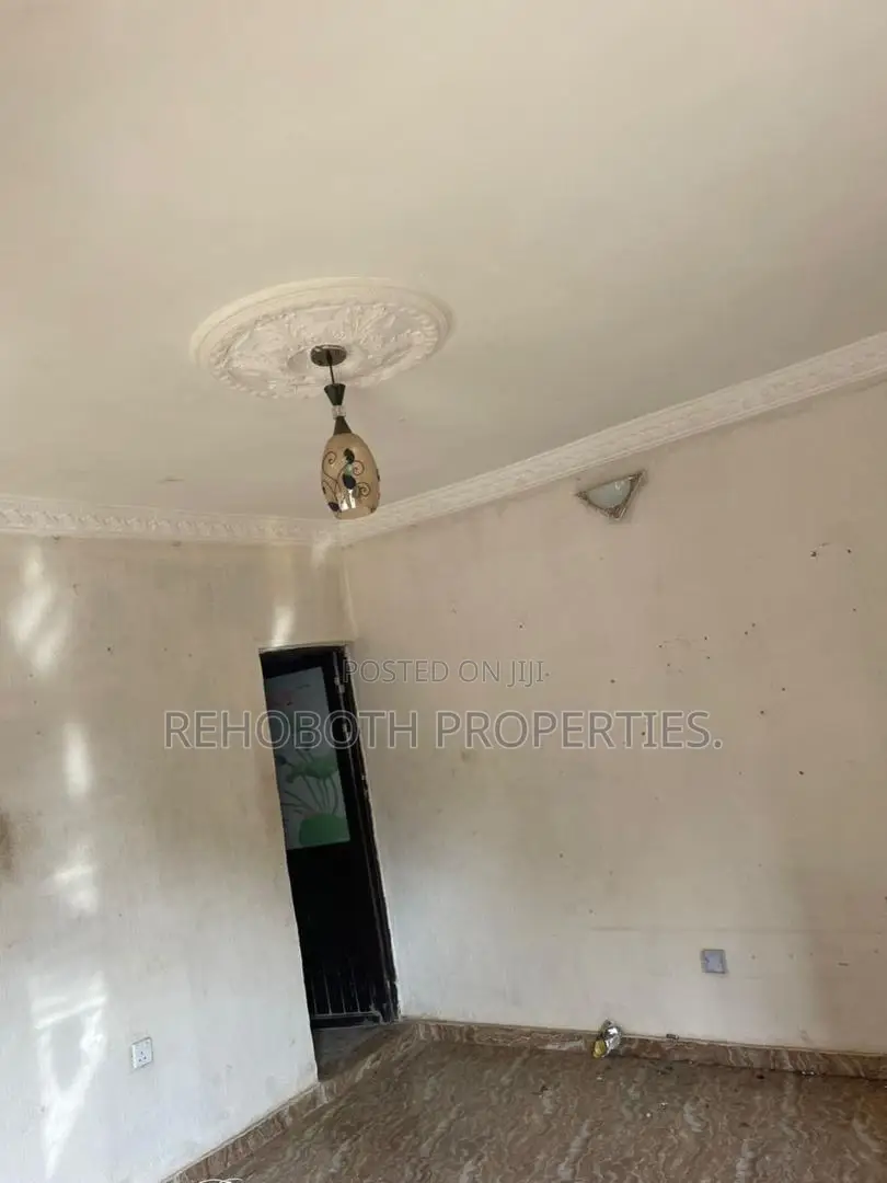 1bdrm Bungalow in Elebu Markz, Akala Express for rent