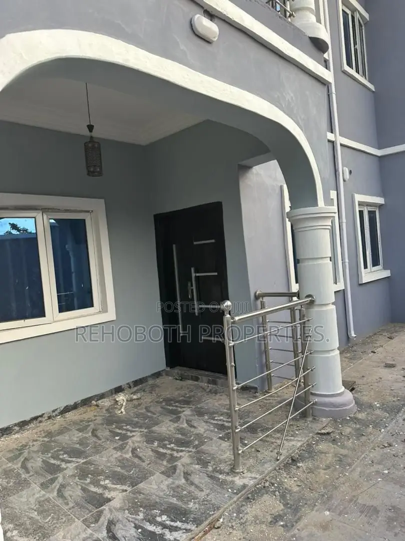 10bdrm Block of Flats in Agara Akala for sale