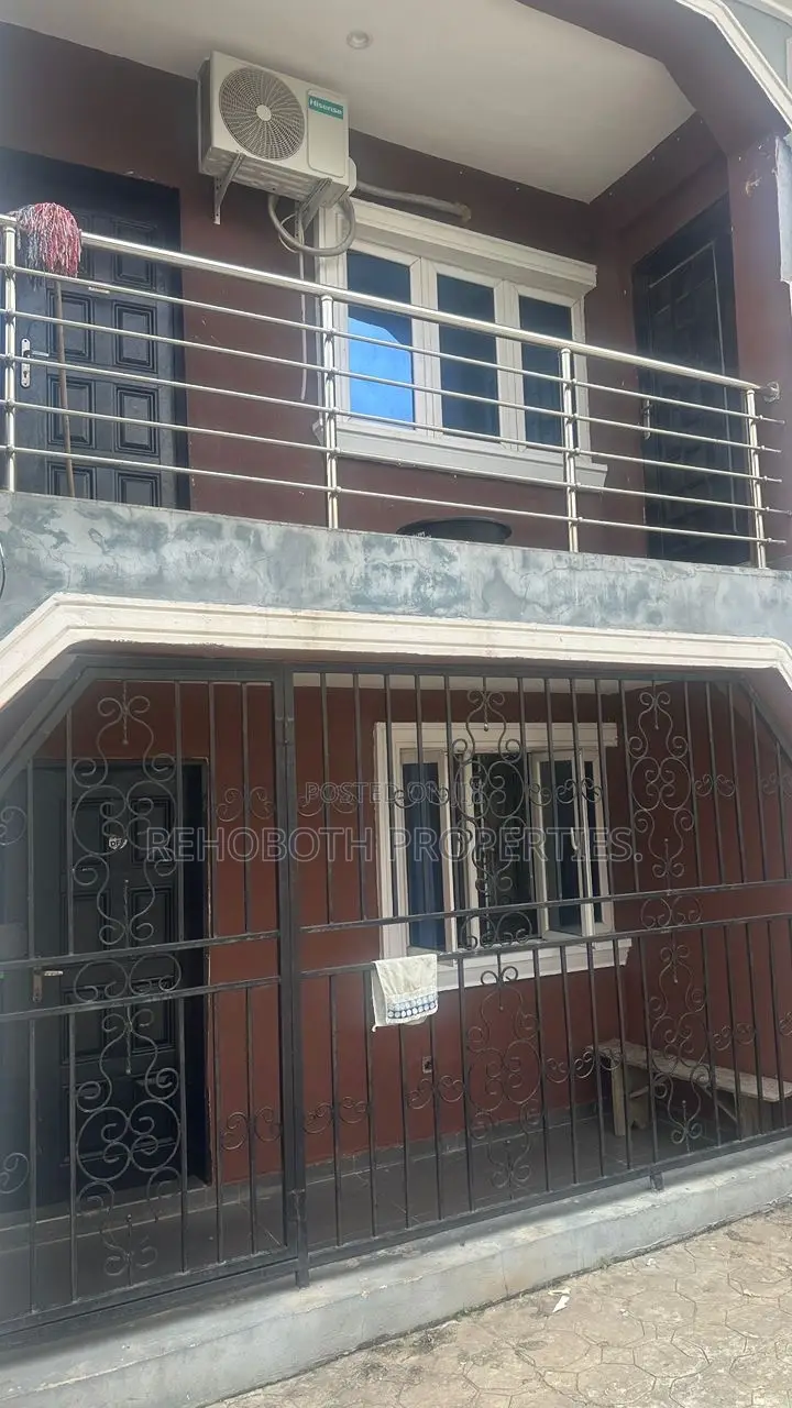 12bdrm Block of Flats in Ologede Estate, Akala Express for sale