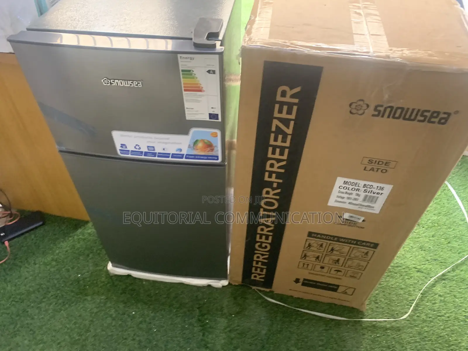 Snowsea BCD-136 Top Freezer Refrigerator