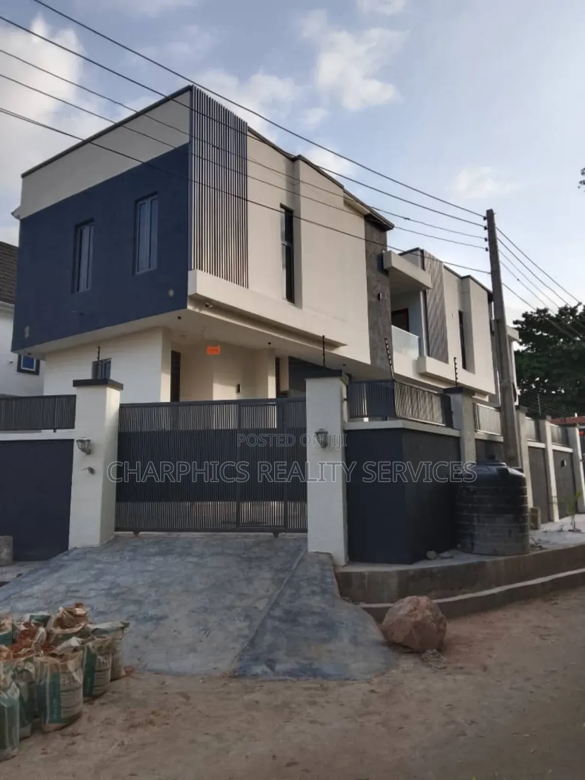 4bdrm Duplex in GRA Phase 1 for sale