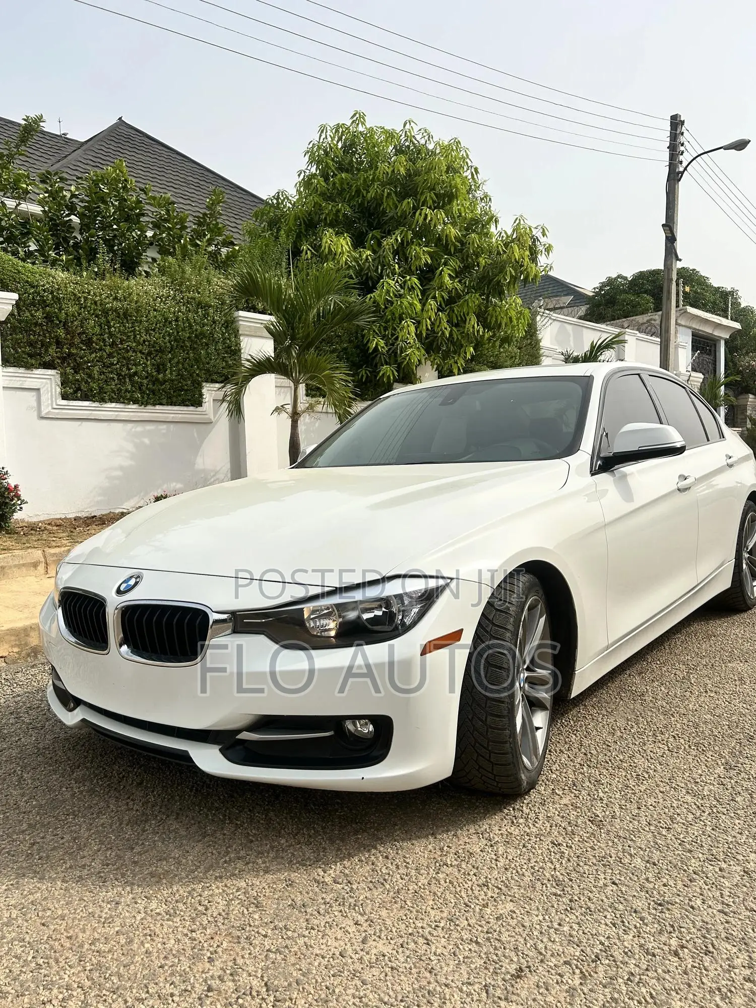 BMW 320i Sedan RWD 2015 White