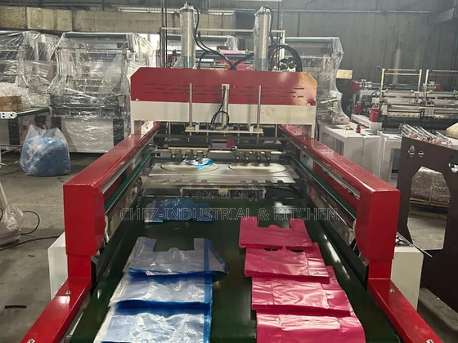Full Automatic Cutting and Sealing Machine With 4 Lines Punching