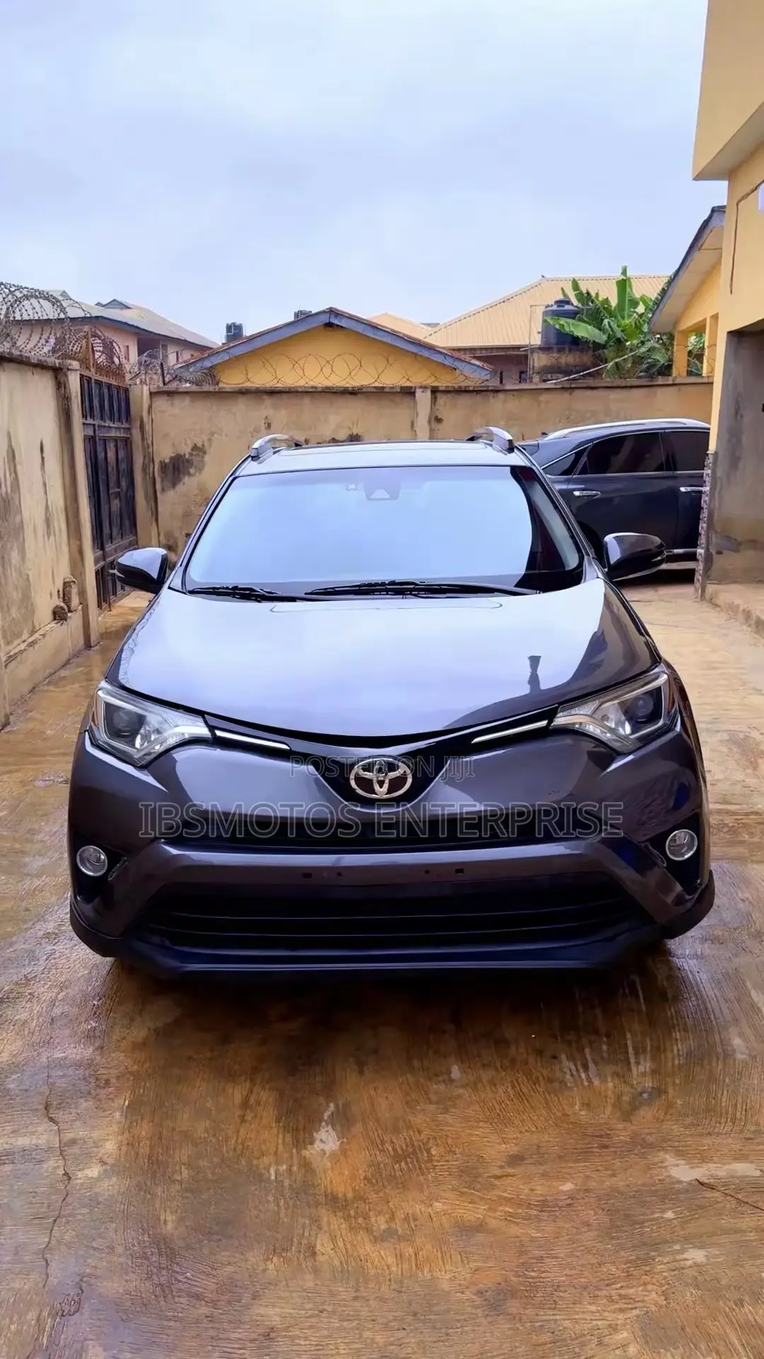 Toyota RAV4 XLE 4dr SUV AWD (2.5L 4cyl 6A) 2018 Gray