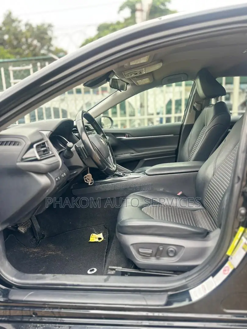 Toyota Camry SE (2.5L 4cyl 8A) 2019 Black