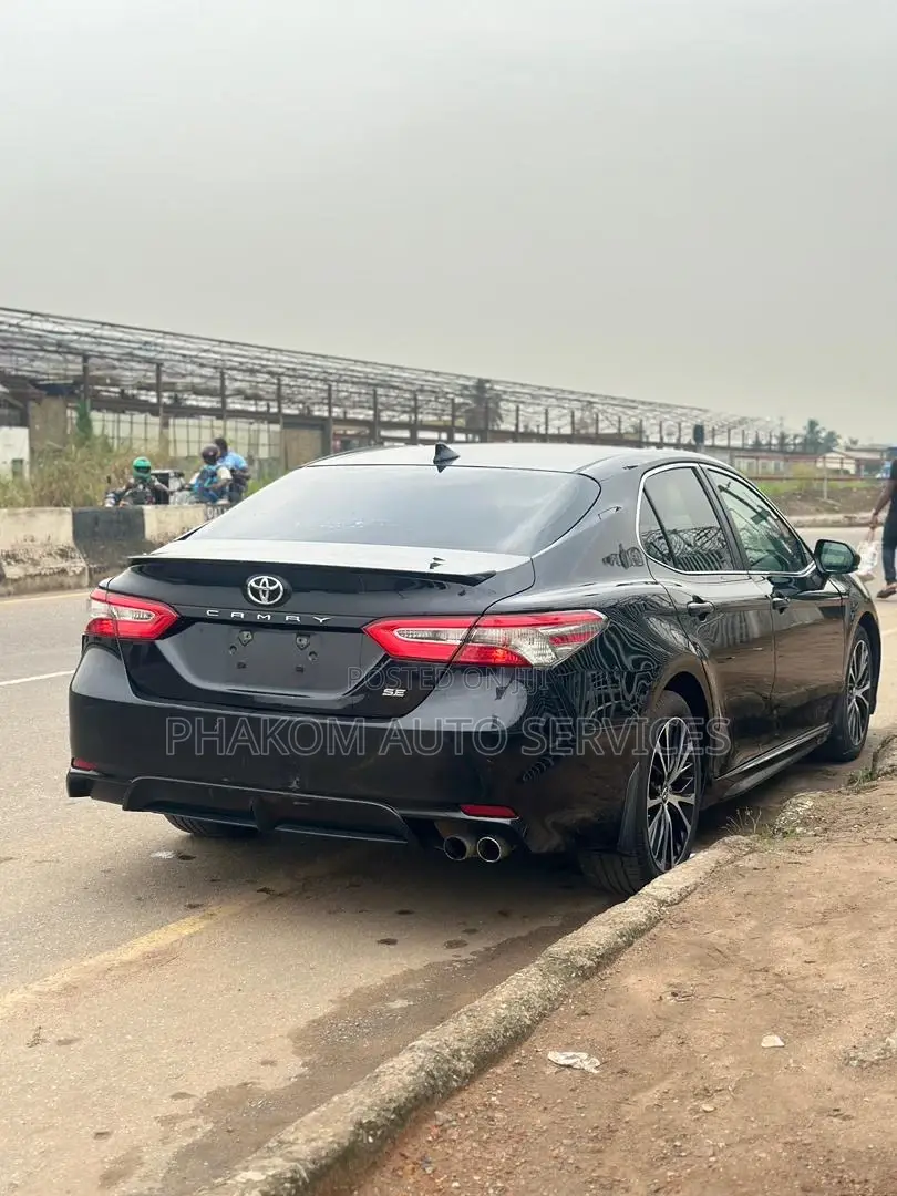 Toyota Camry SE (2.5L 4cyl 8A) 2019 Black