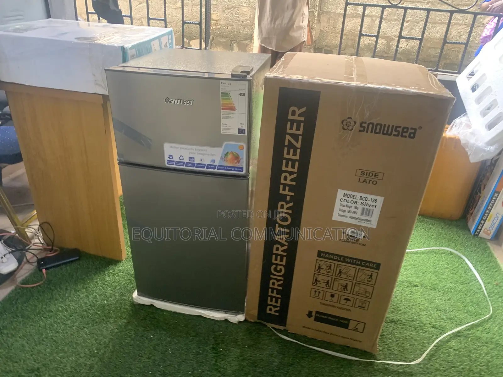 Snowsea 136l Modern Kitchen Refrigerator