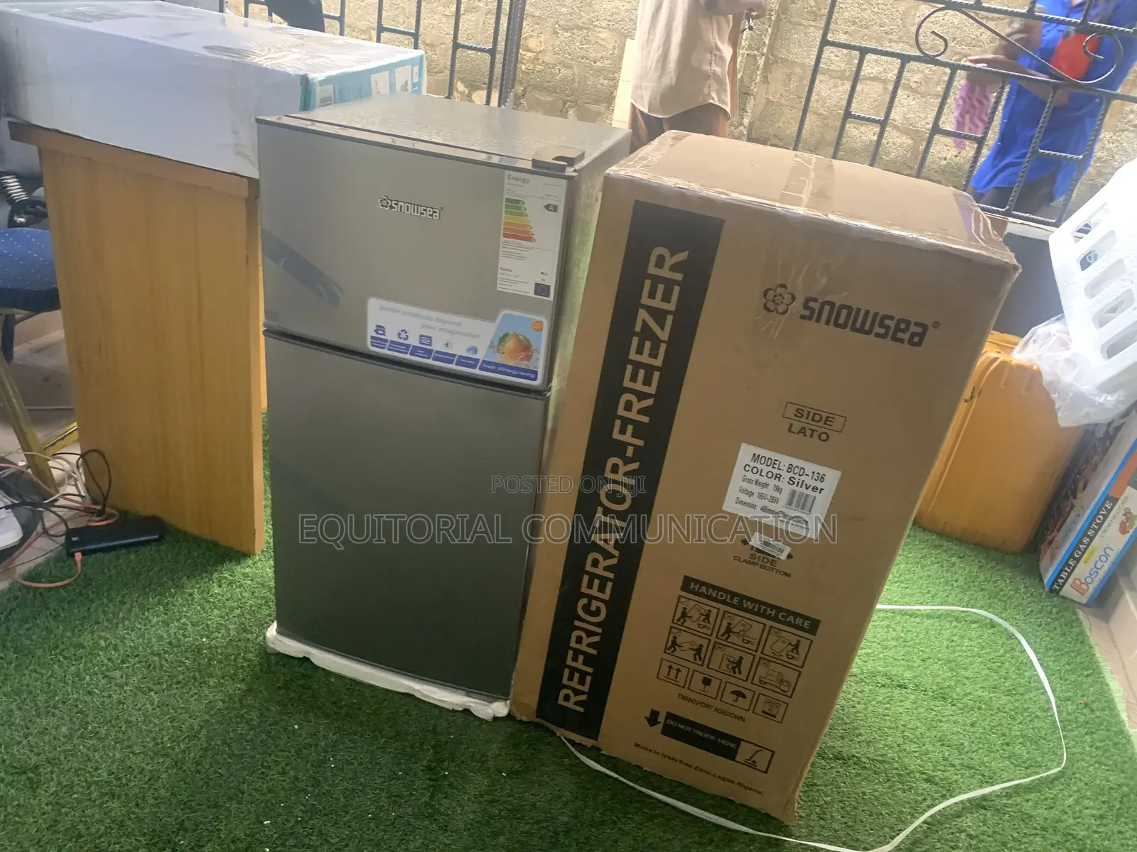 Snowsea 136l Durable Double Door Fridge