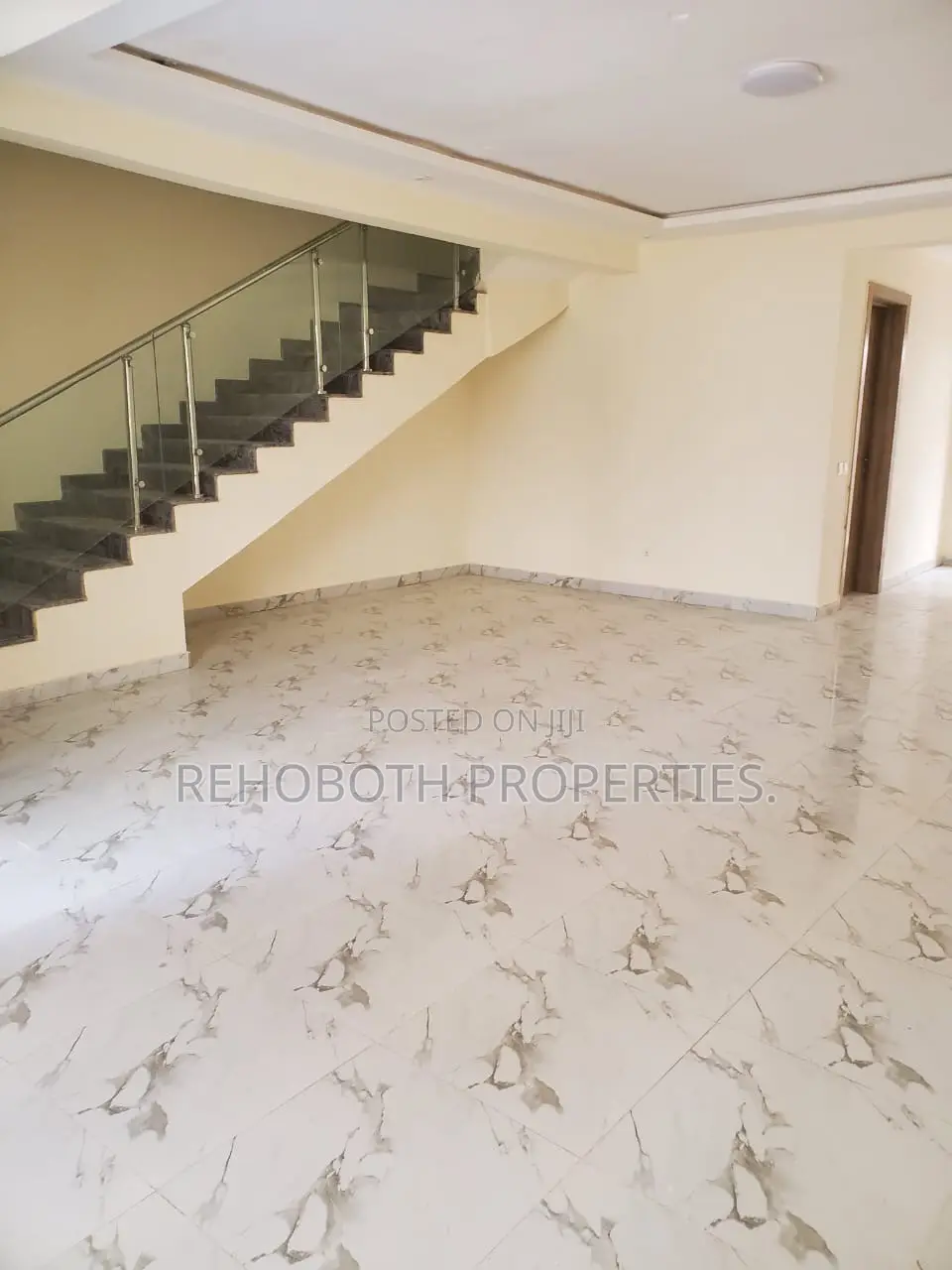 3bdrm Duplex in Romiti Williams, Bodija for rent