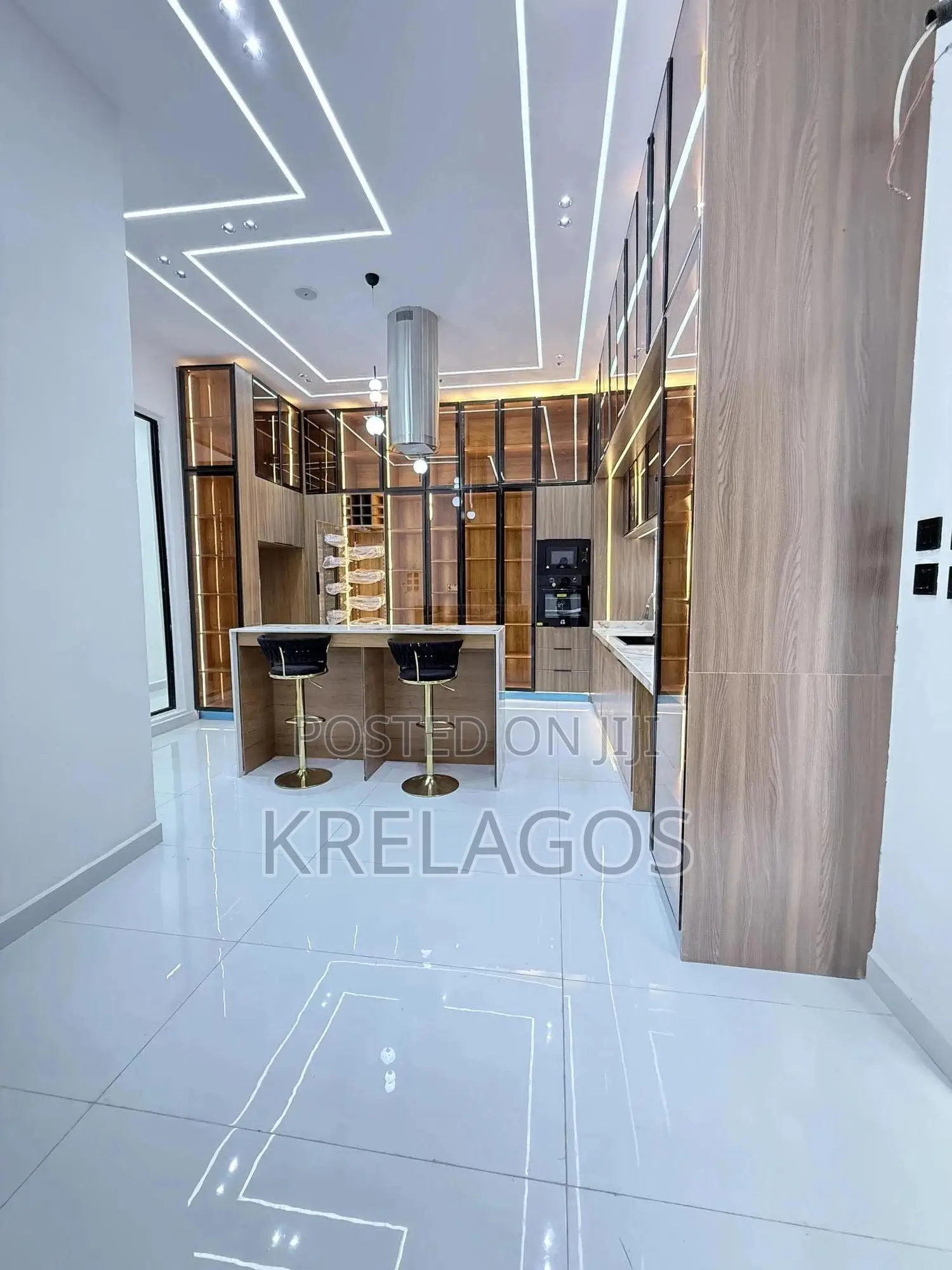 5bdrm Duplex in Ikota for sale