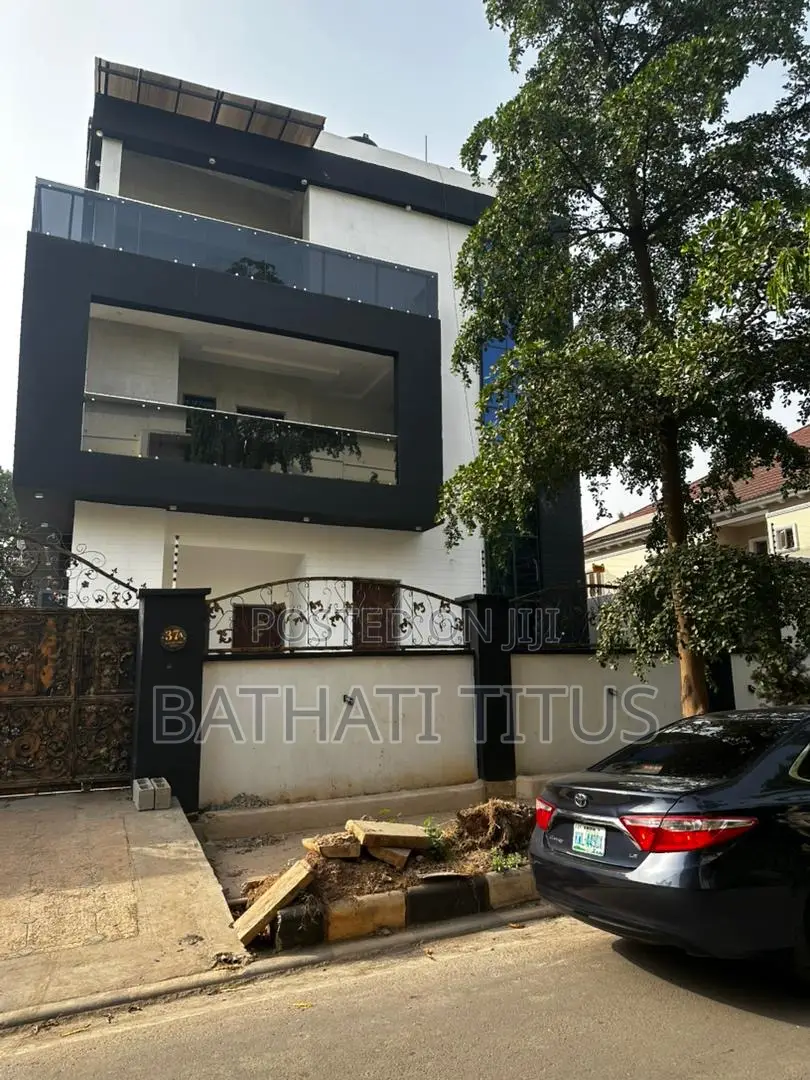 3bdrm Block of Flats in Maitama for rent