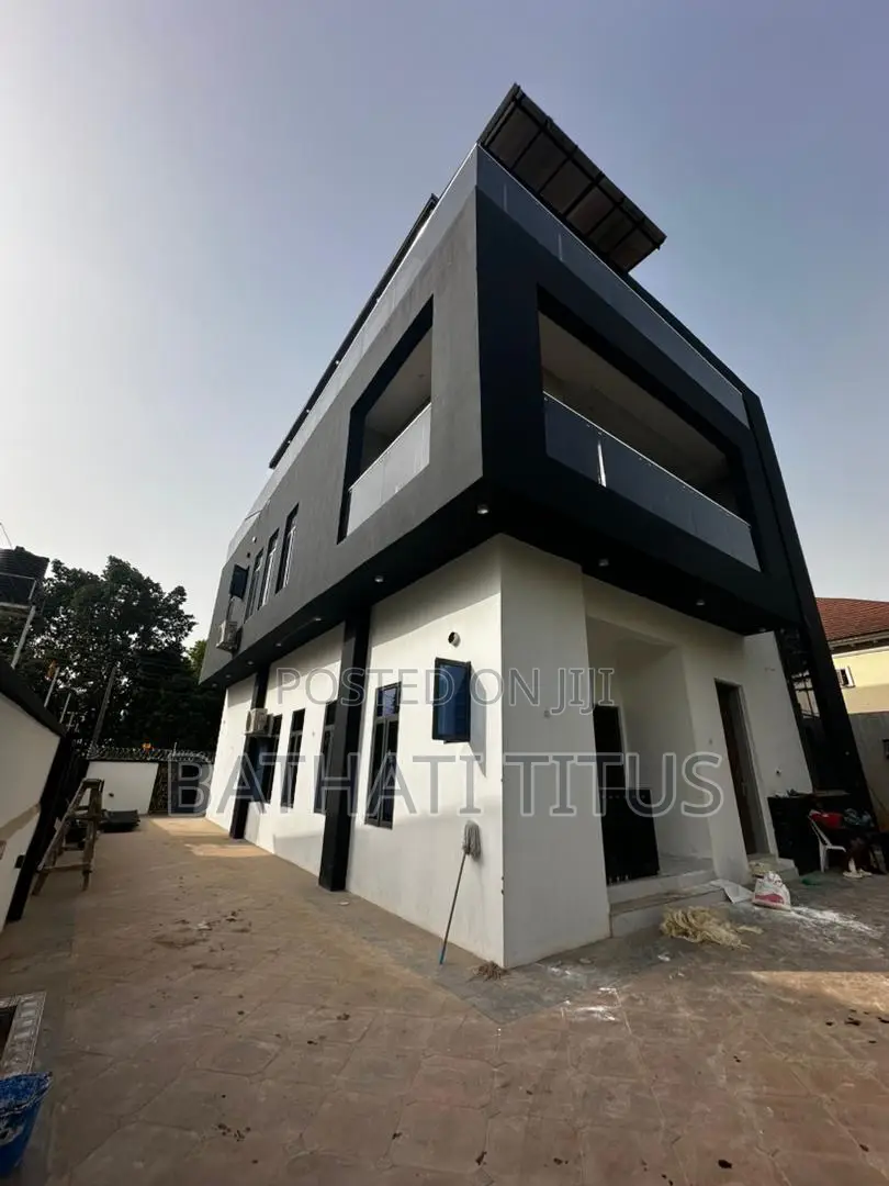 3bdrm Block of Flats in Maitama for rent