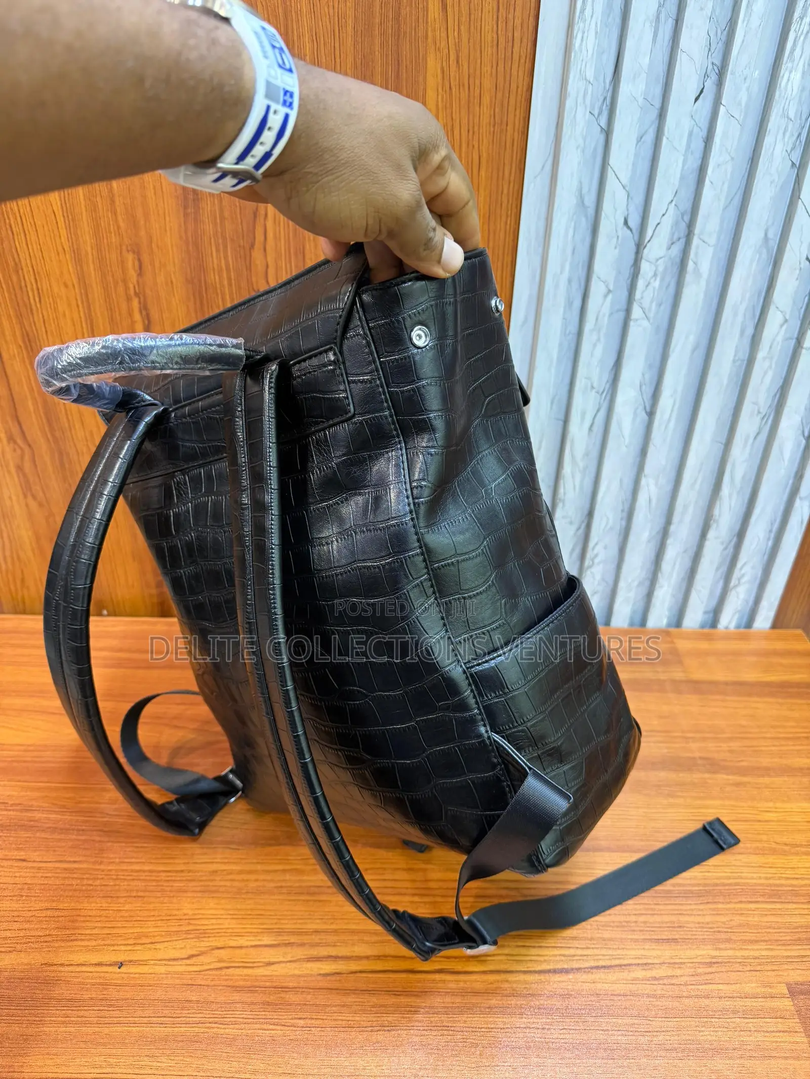 Black Platinum Croc Skin Leather Bagpack. Original Leather Perfect