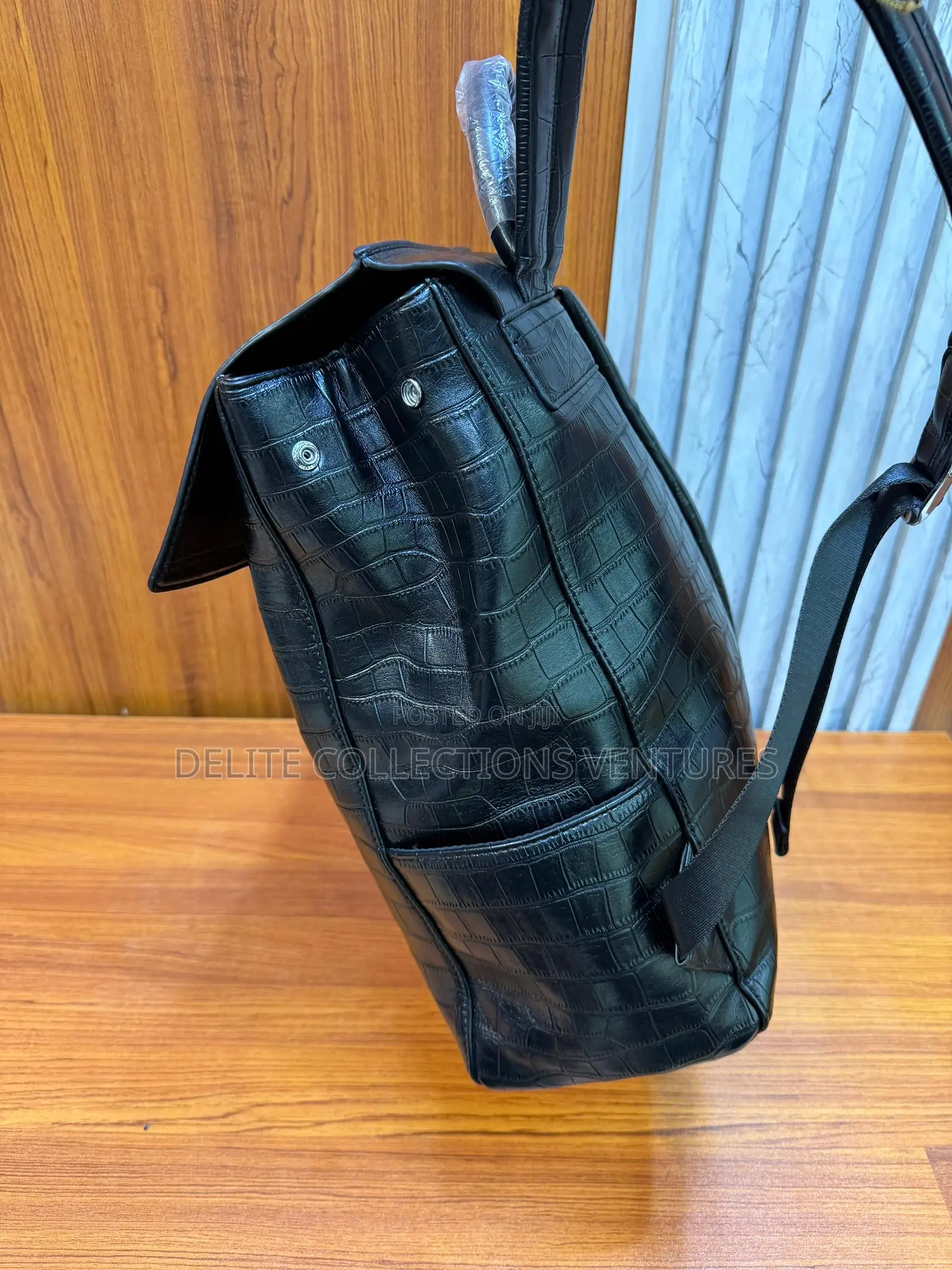 Black Platinum Croc Skin Leather Bagpack. Original Leather Perfect