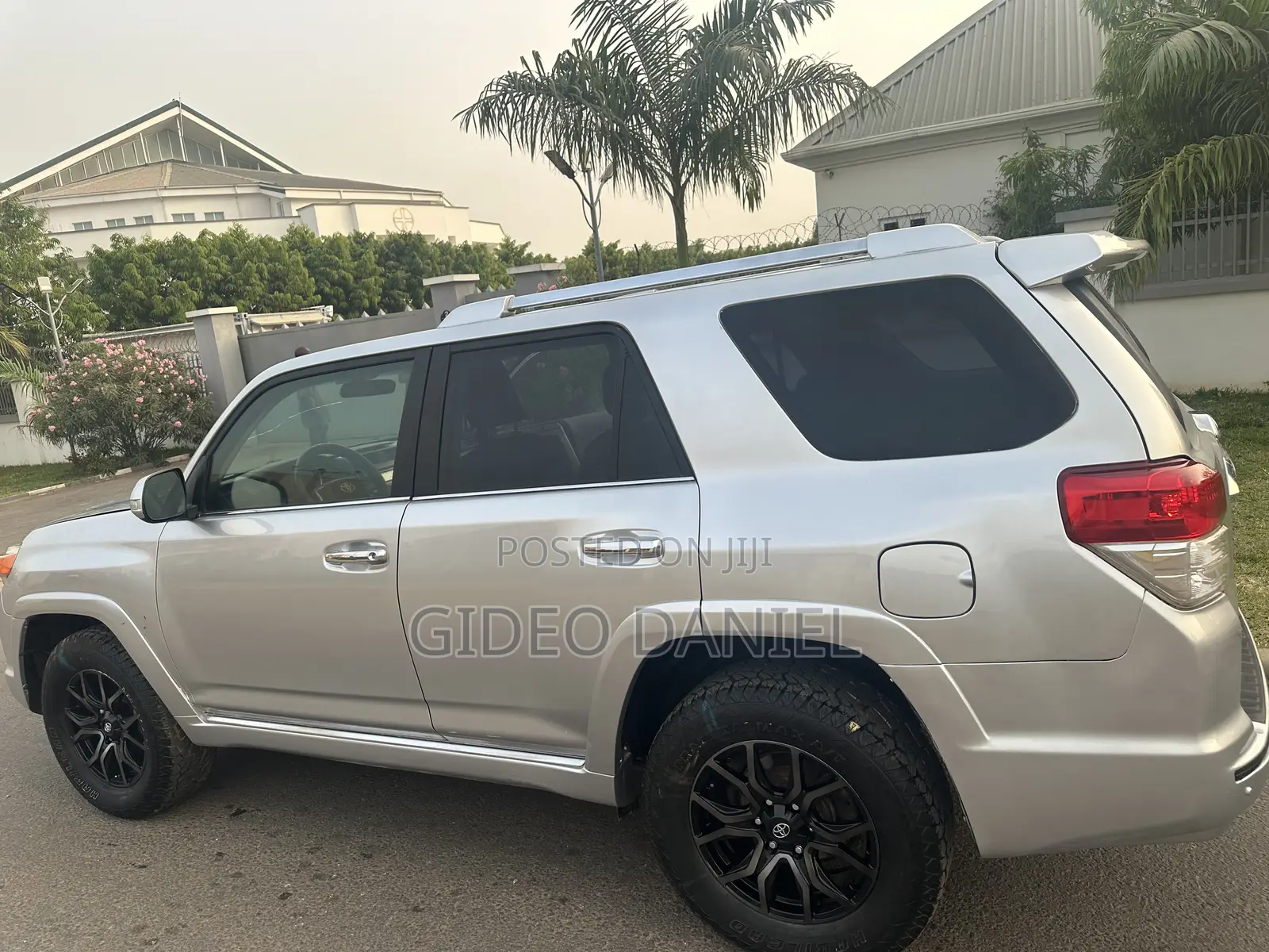 Toyota 4-Runner SR5 2WD 2011 Silver