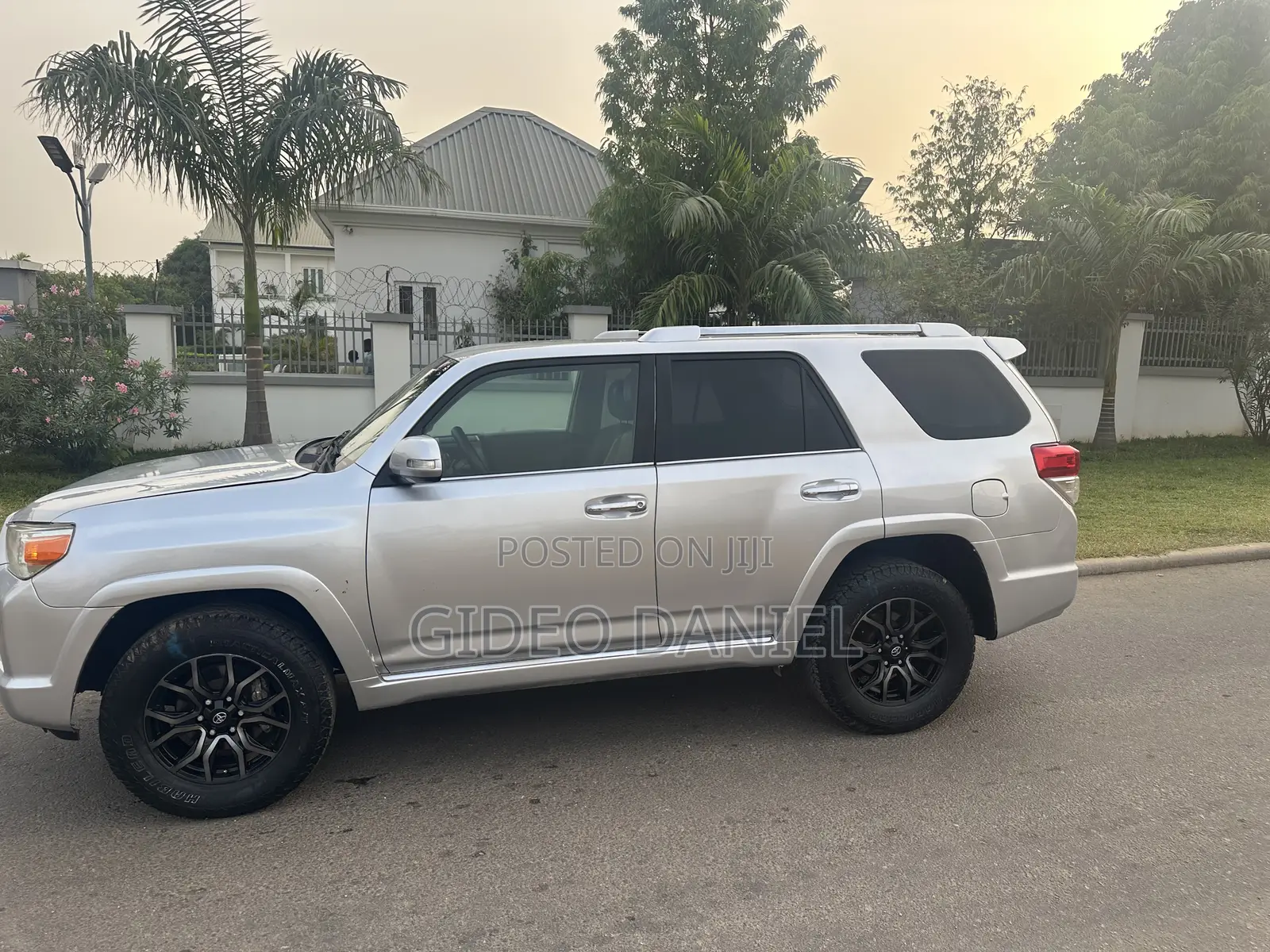 Toyota 4-Runner SR5 2WD 2011 Silver