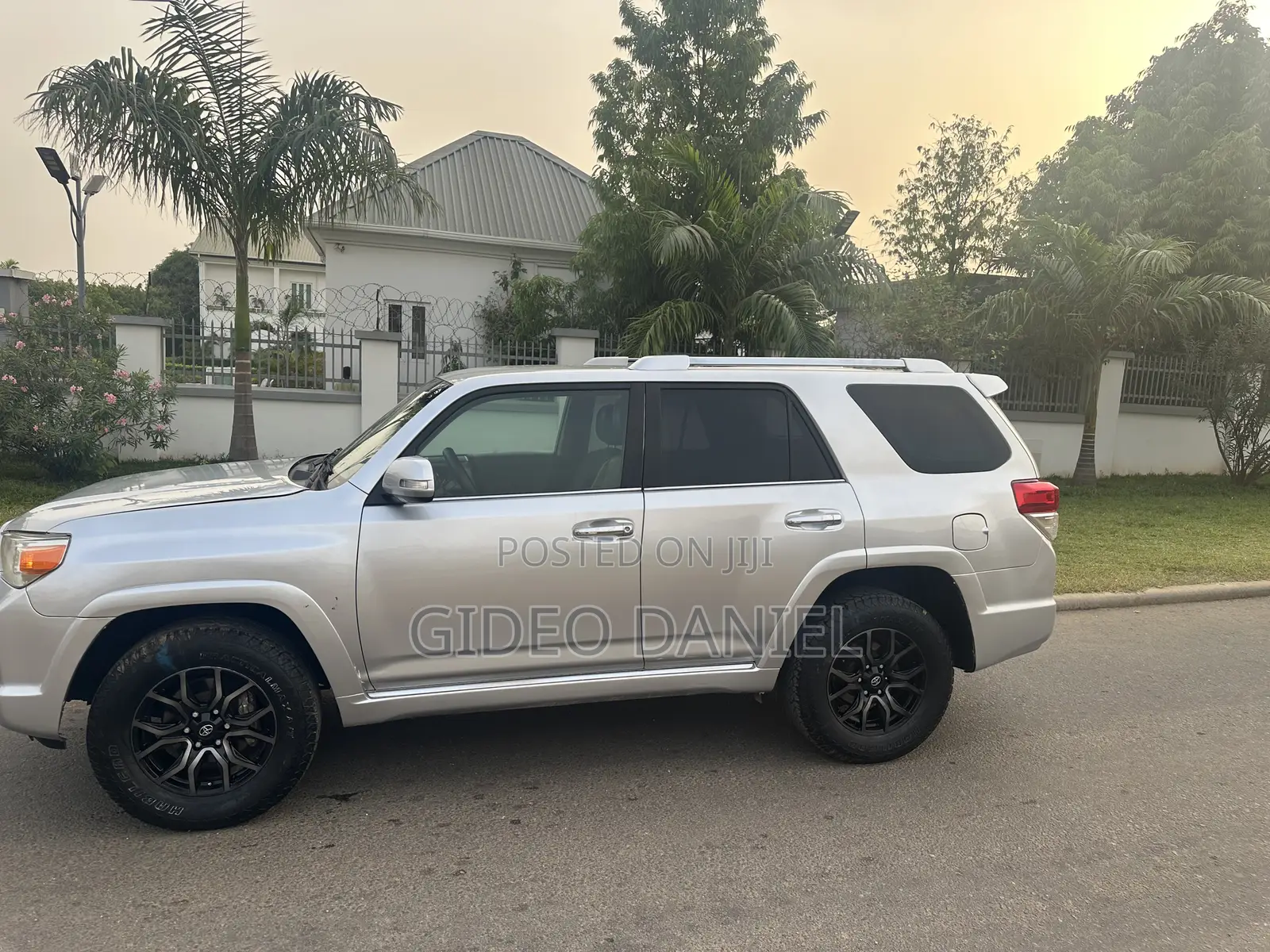 Toyota 4-Runner SR5 2WD 2011 Silver