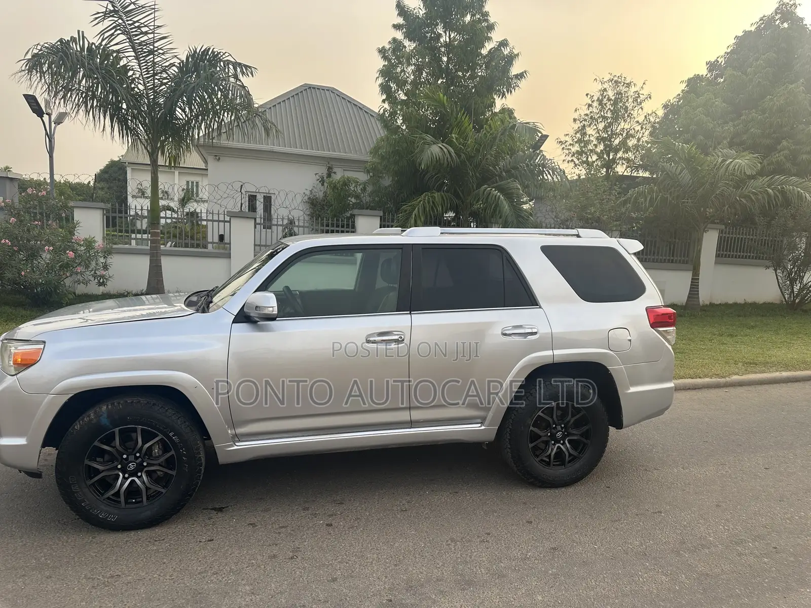 Toyota 4-Runner SR5 2WD 2011 Silver