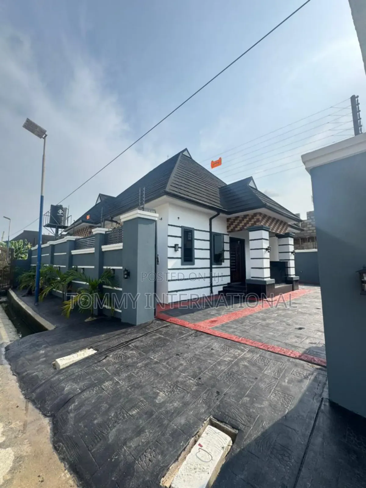 3bdrm Bungalow in Majesty Estate, Port-Harcourt for sale