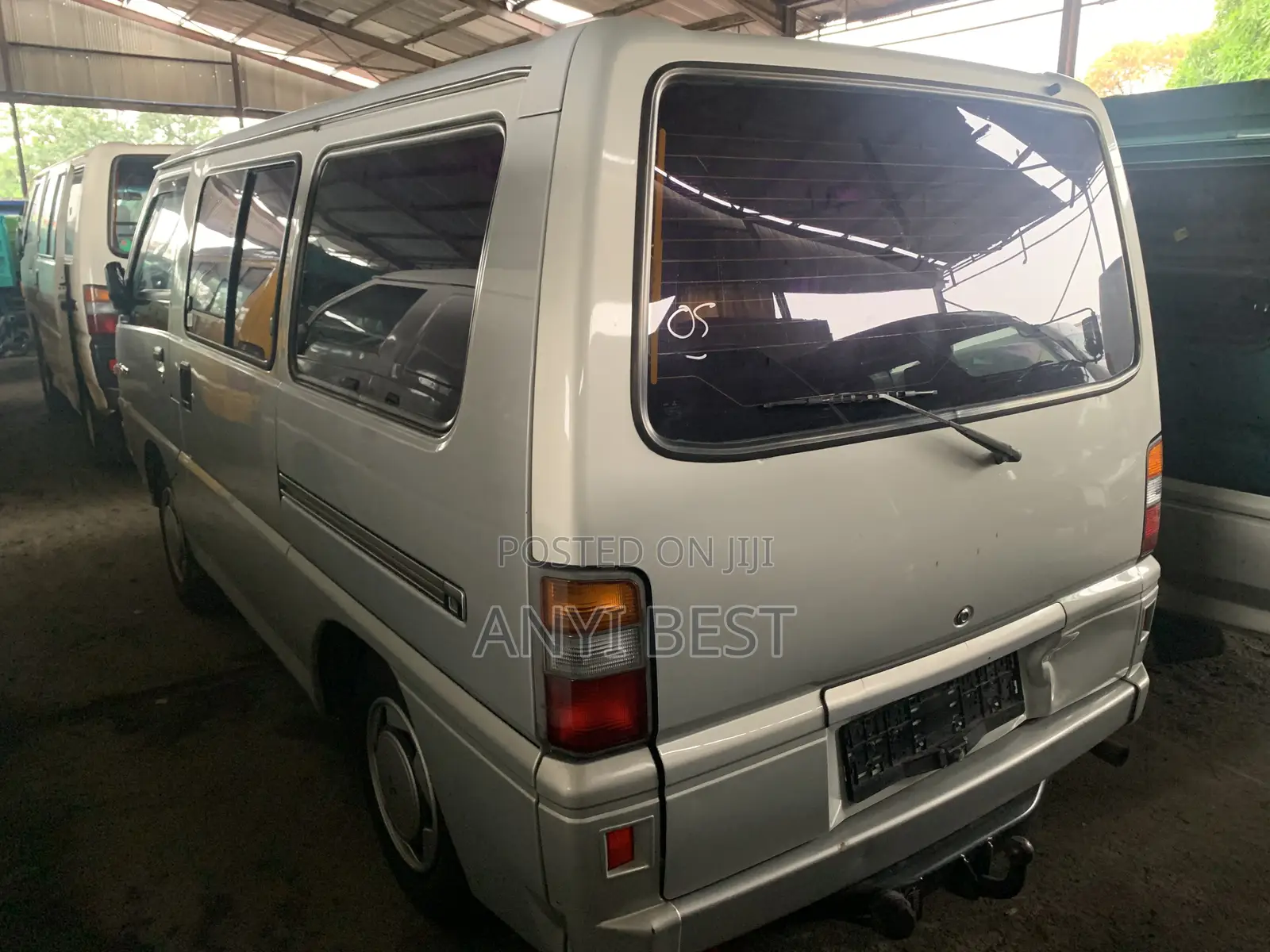 Mitsubishi L300 2002 Silver
