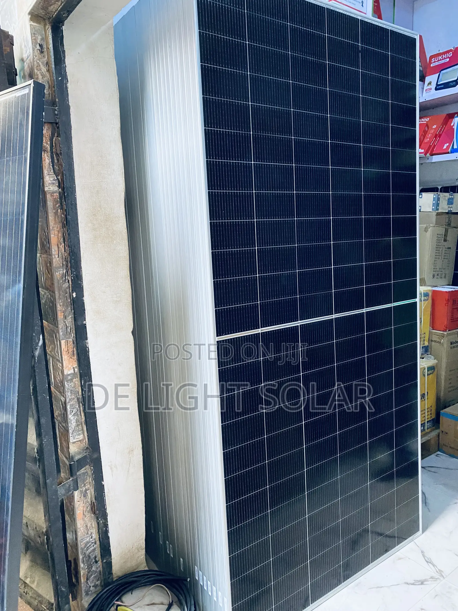 680w Jinko Solar Panel
