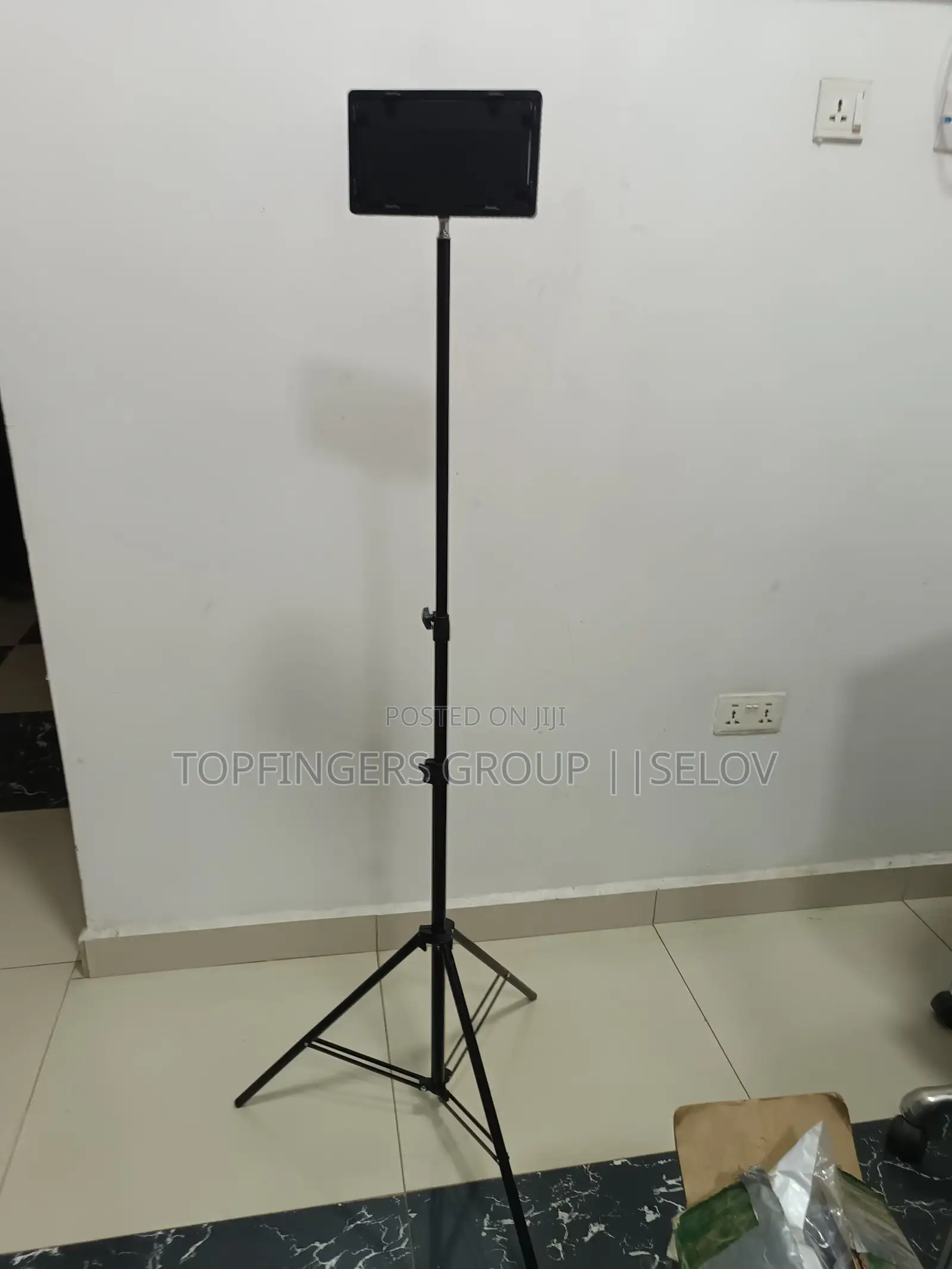 Led Pro 600 Color Series + 7ft Tripod Stand