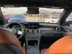 Mercedes-Benz GLC-Class 2022 Brown