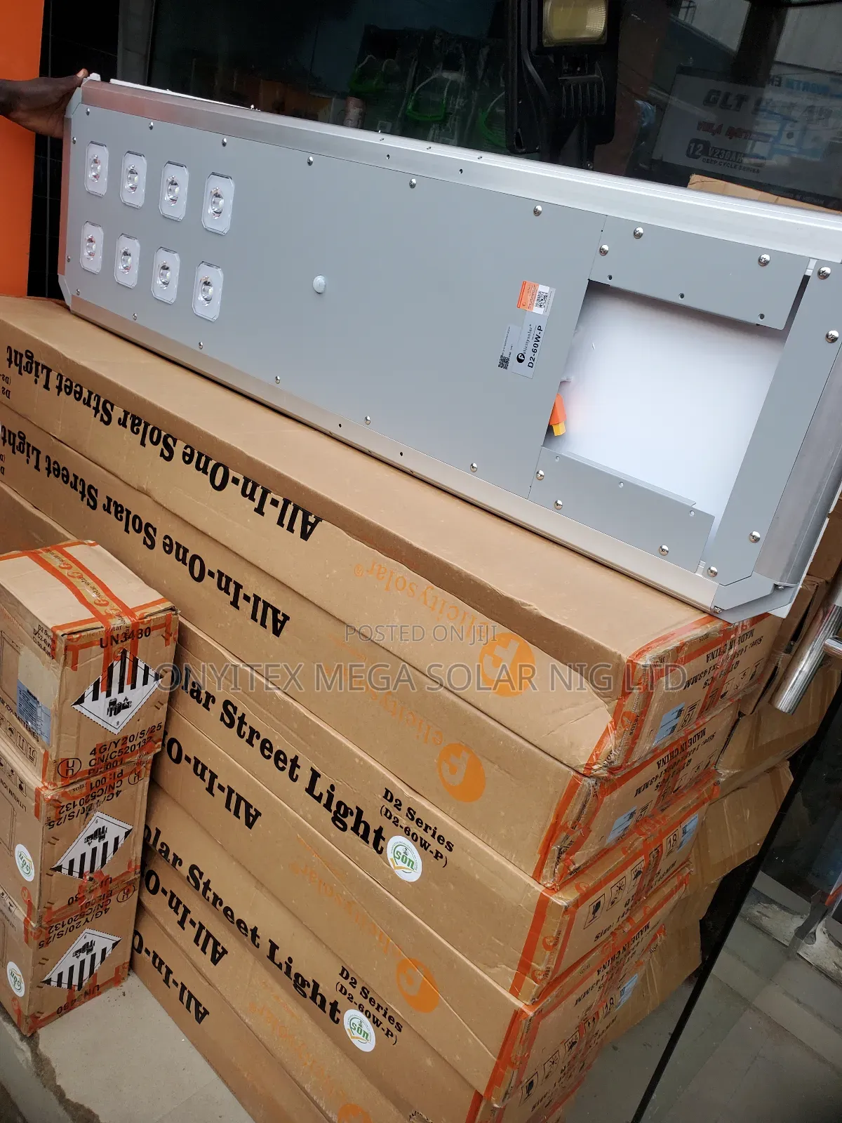 Felicity D2 60w-P All in One Solar Street Lights 8 Eyes