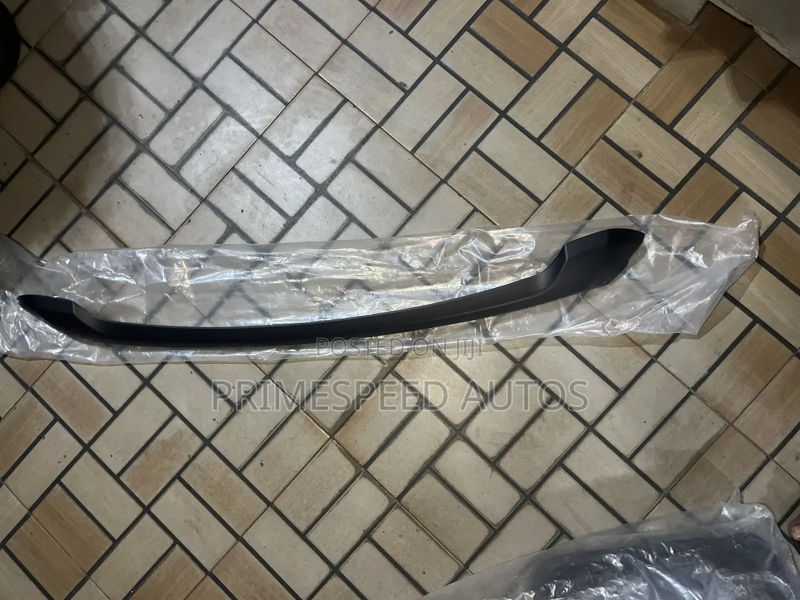 Bonnet Chrome Hilux 2020