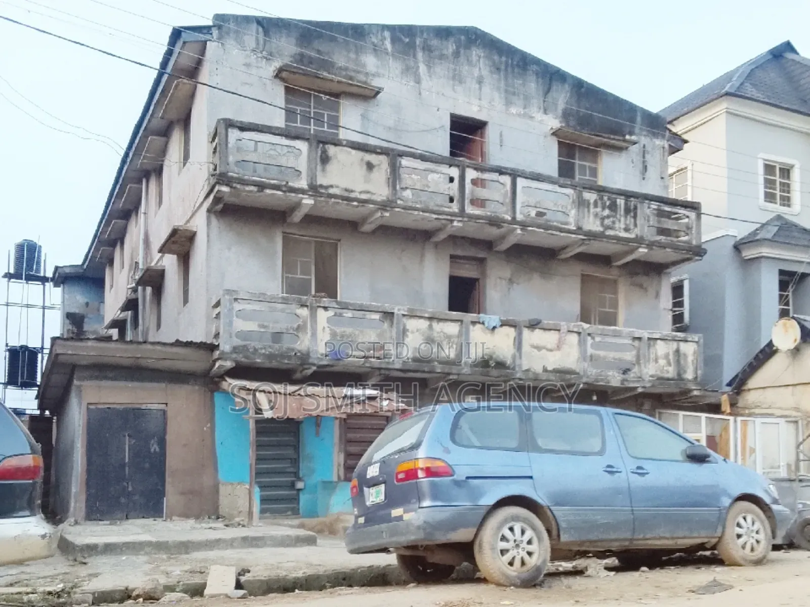 20bdrm Apartment in Mushin for sale