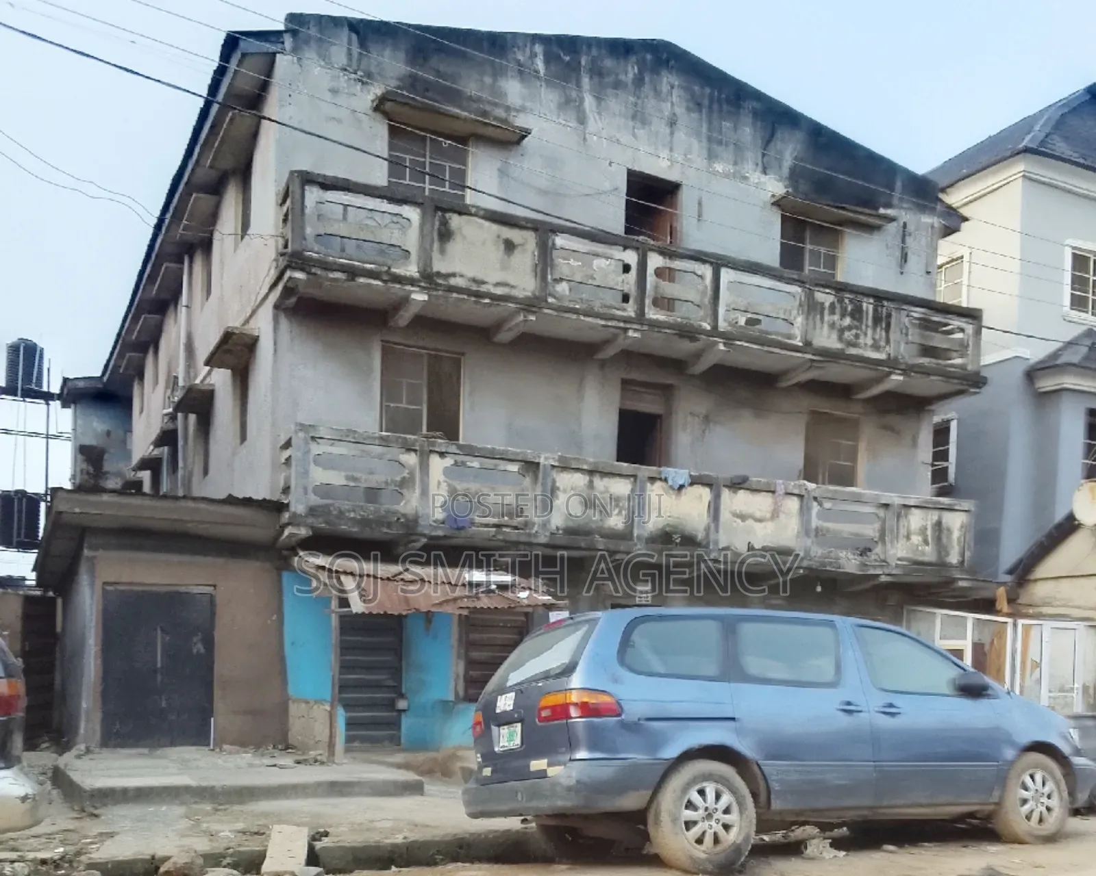 20bdrm Apartment in Mushin for sale