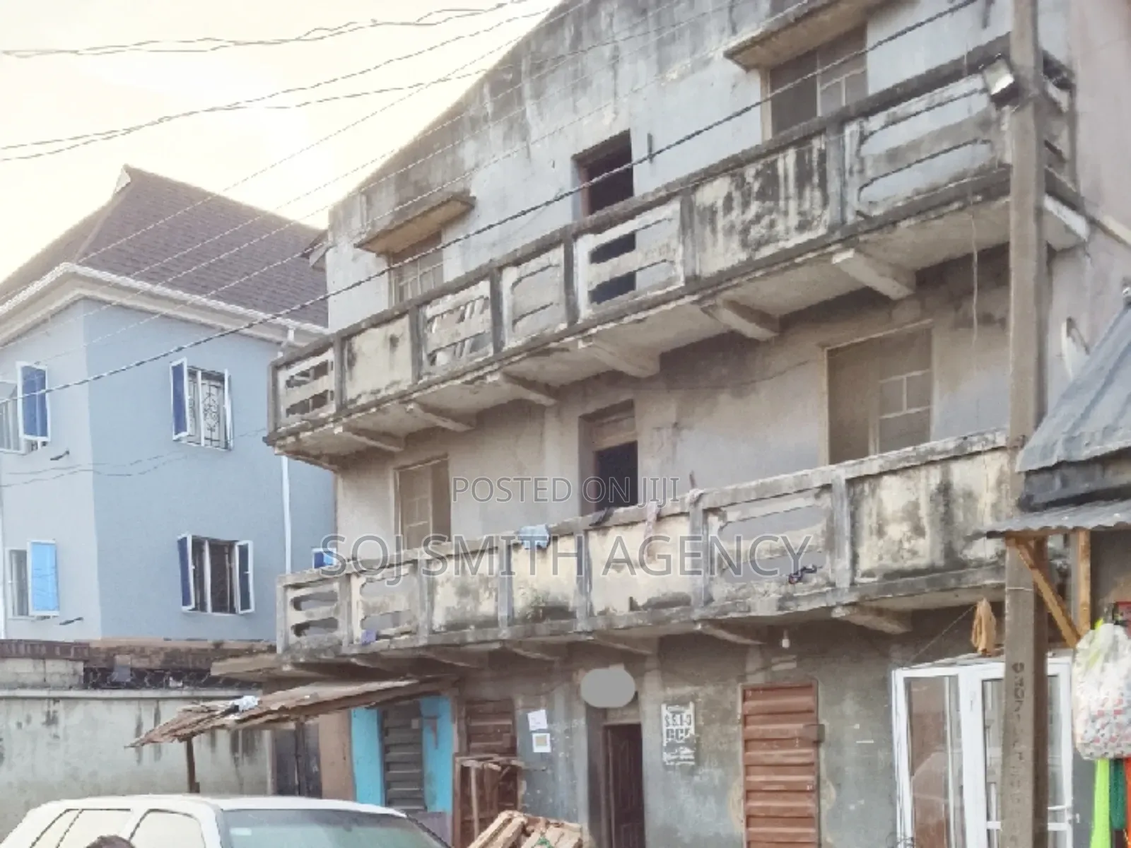 20bdrm Apartment in Mushin for sale