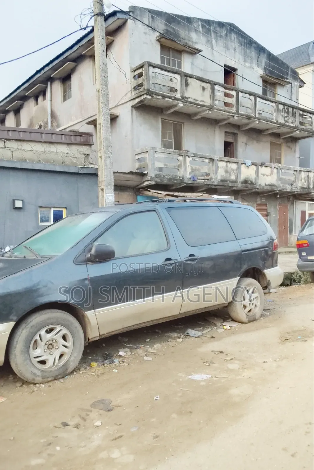 20bdrm Apartment in Mushin for sale