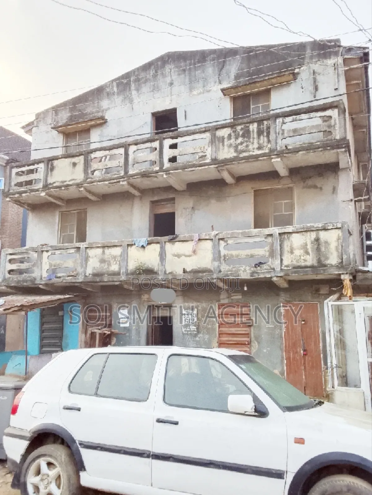 20bdrm Apartment in Mushin for sale