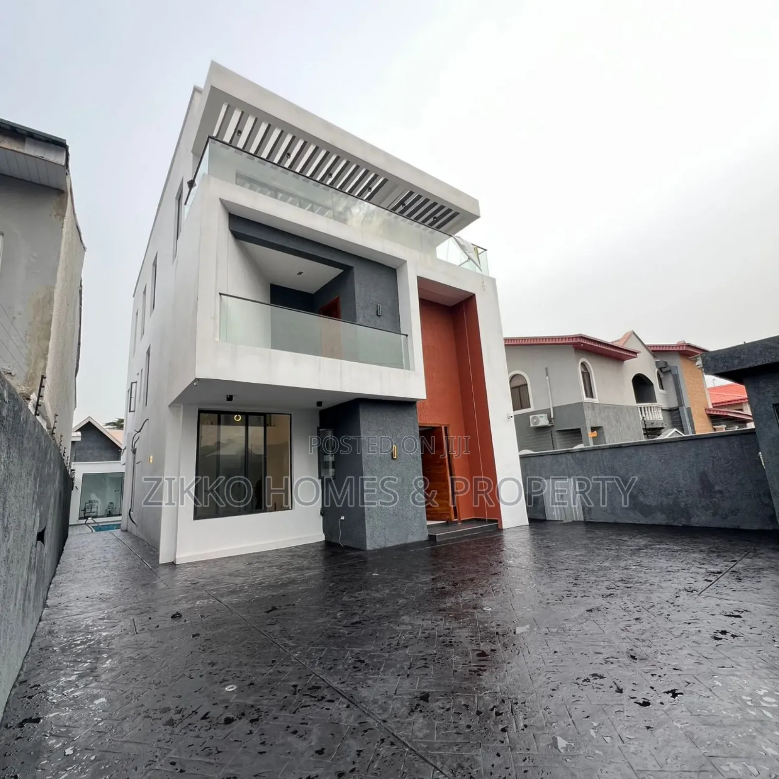 5bdrm Duplex in Lekki for sale