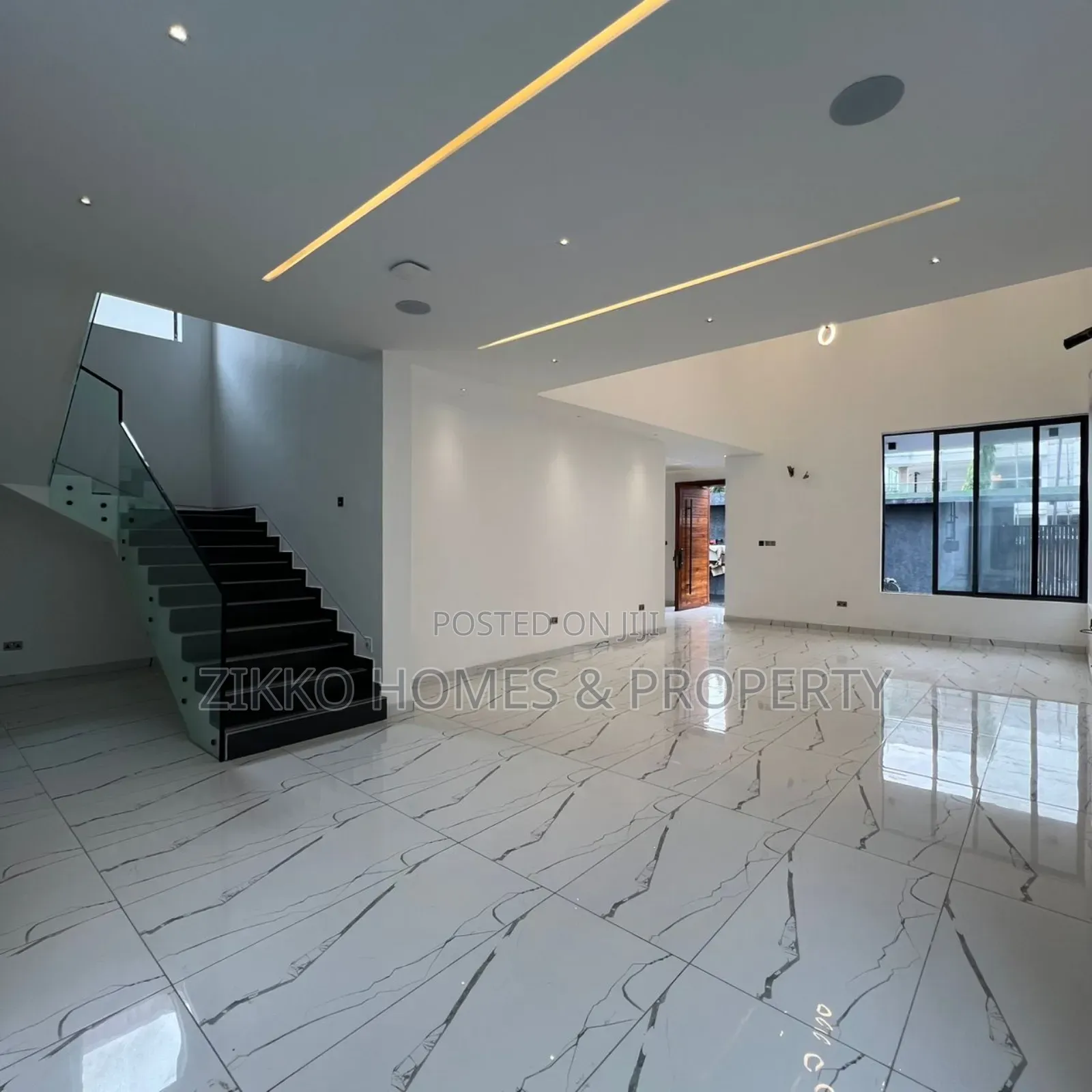 5bdrm Duplex in Lekki for sale