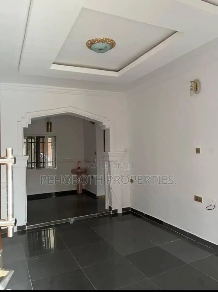 2bdrm Apartment in Akoto, Akala Express for rent