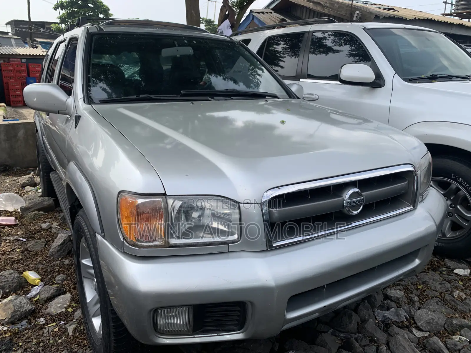Nissan Pathfinder LE Platinum 4x4 2004 Silver