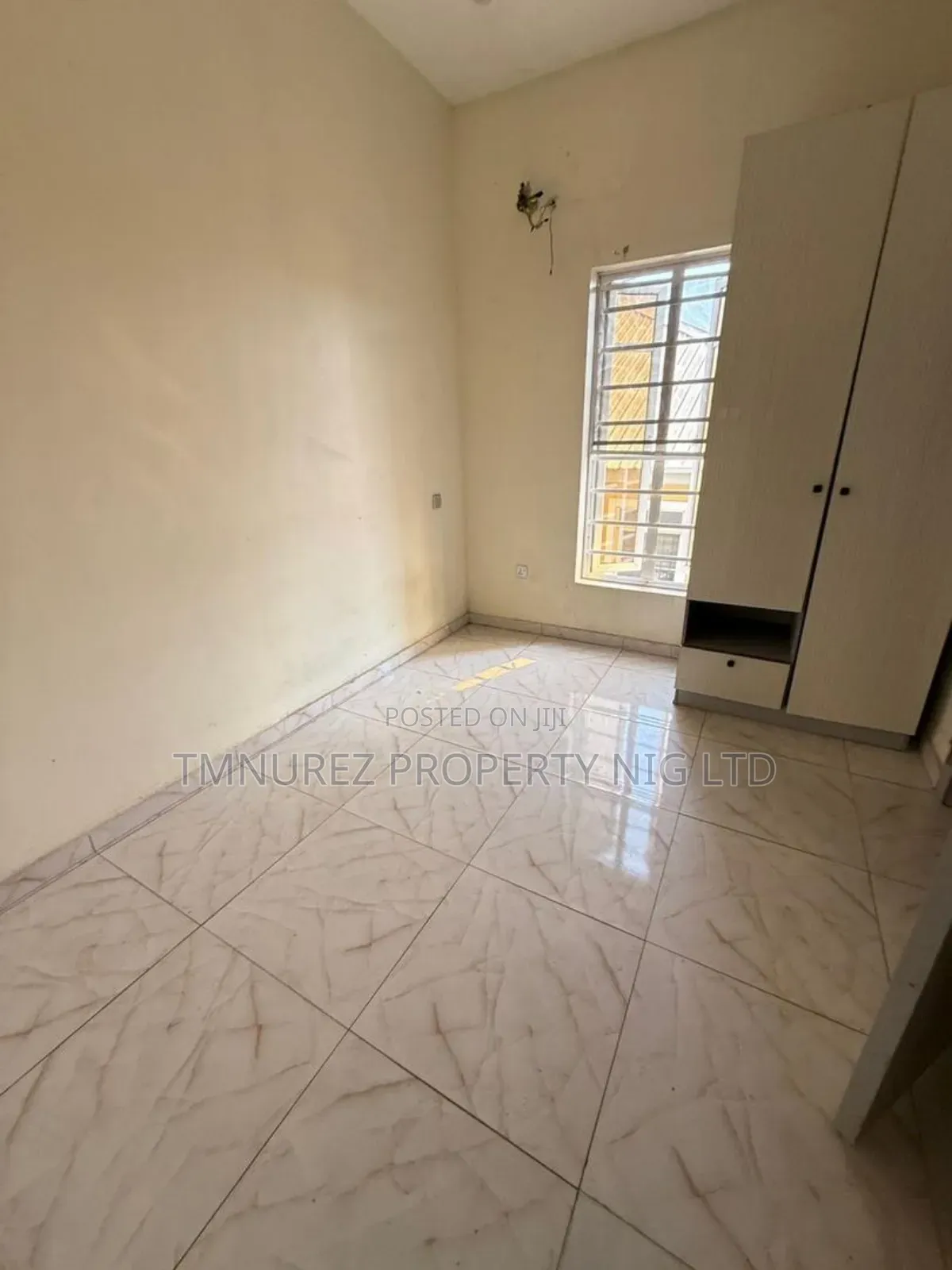Mini Flat in Ikota for rent