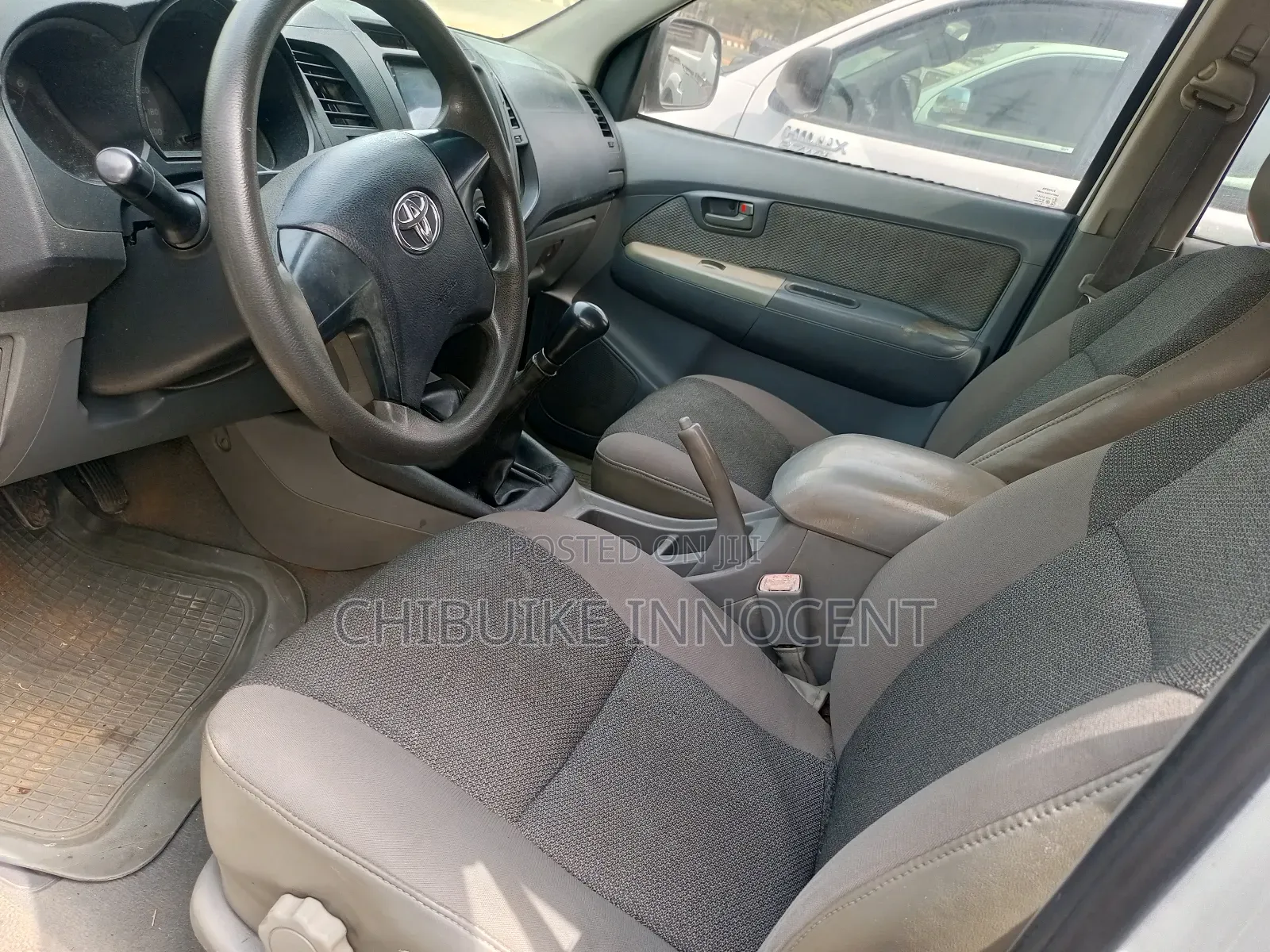 Toyota Hilux 2.5 D-4D SRX 2012 White