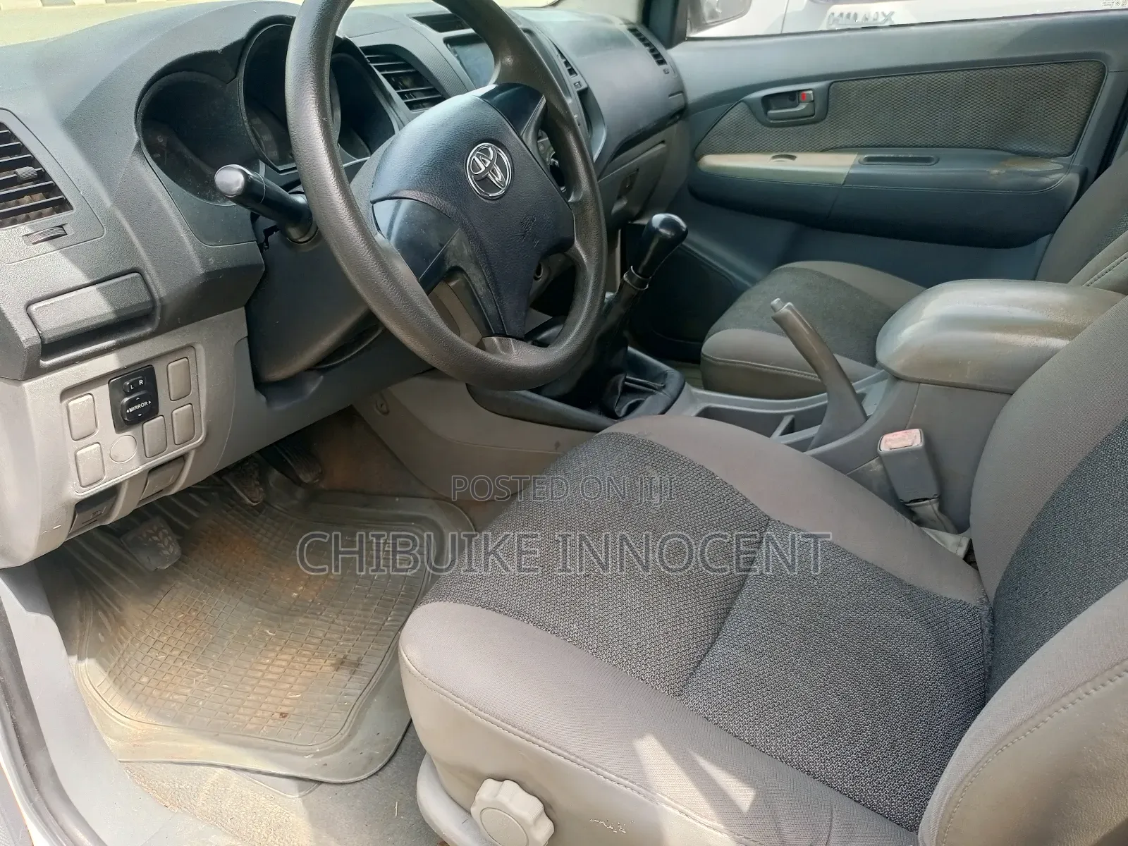 Toyota Hilux 2.5 D-4D SRX 2012 White