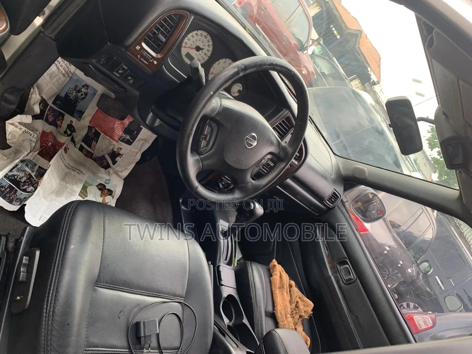 Nissan Pathfinder LE Platinum 4x4 2004 Silver
