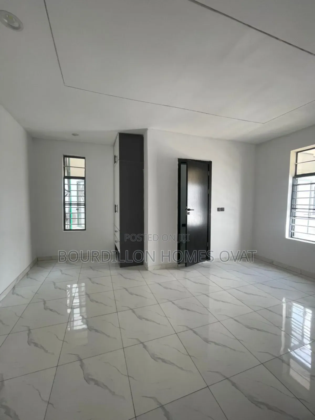 3bdrm Duplex in Ikota for sale