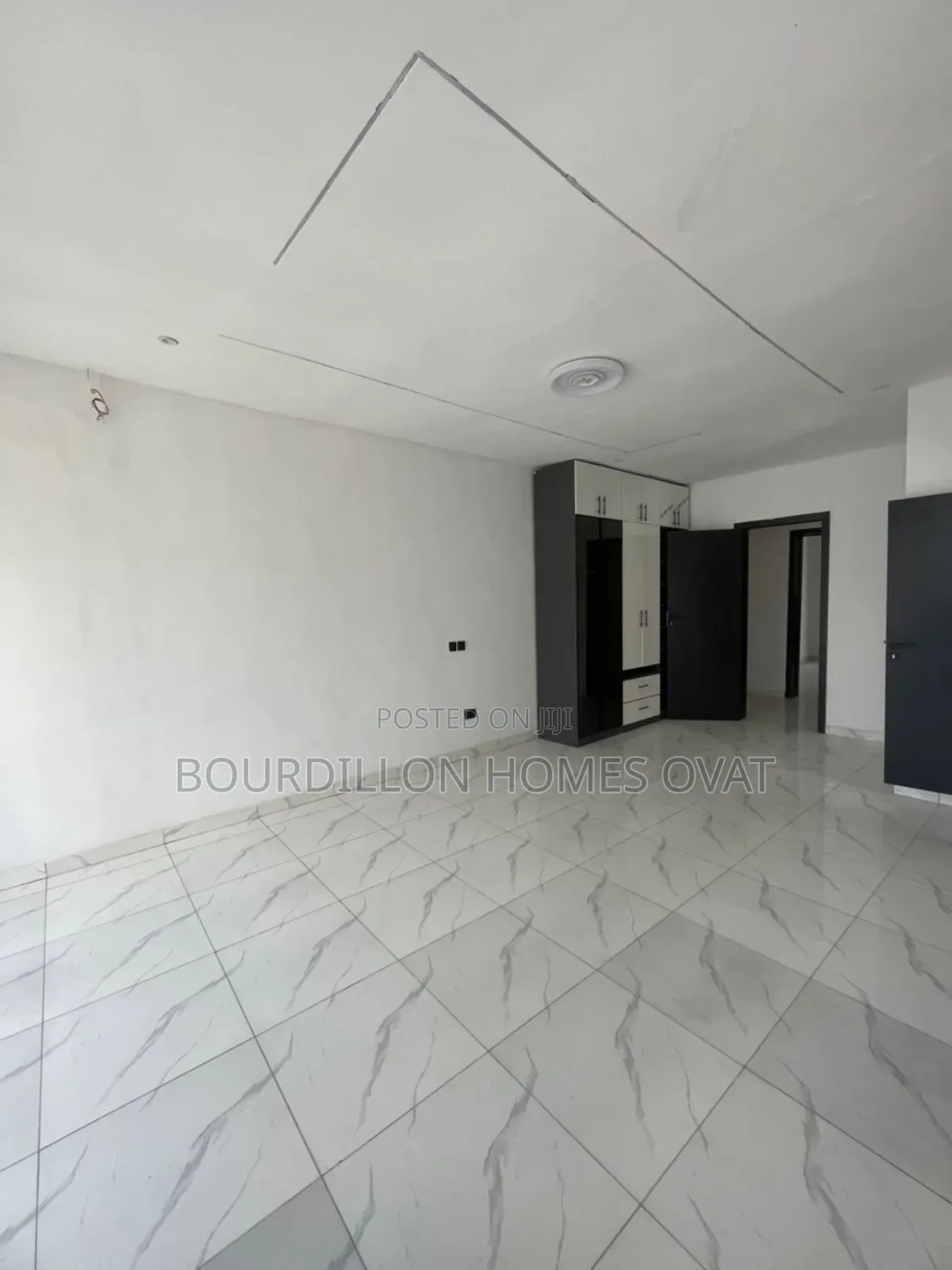 3bdrm Duplex in Ikota for sale