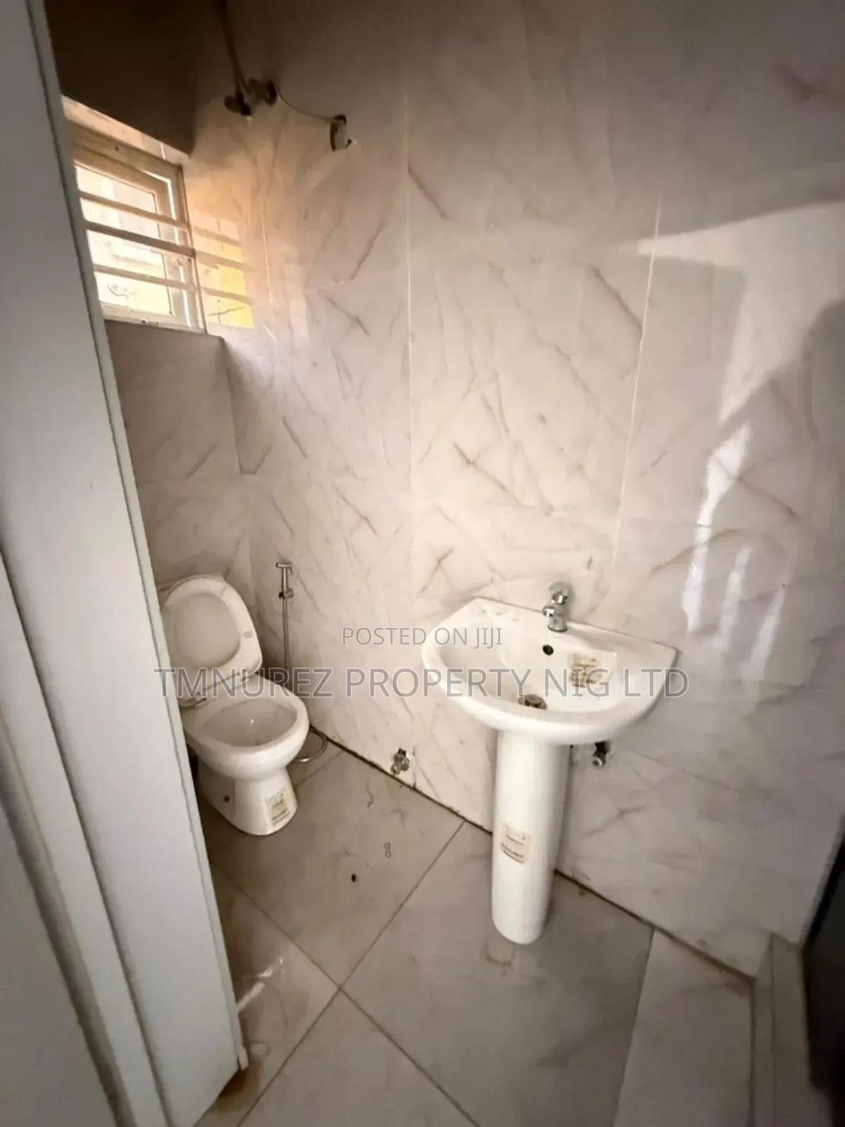 Mini Flat in Ikota for rent