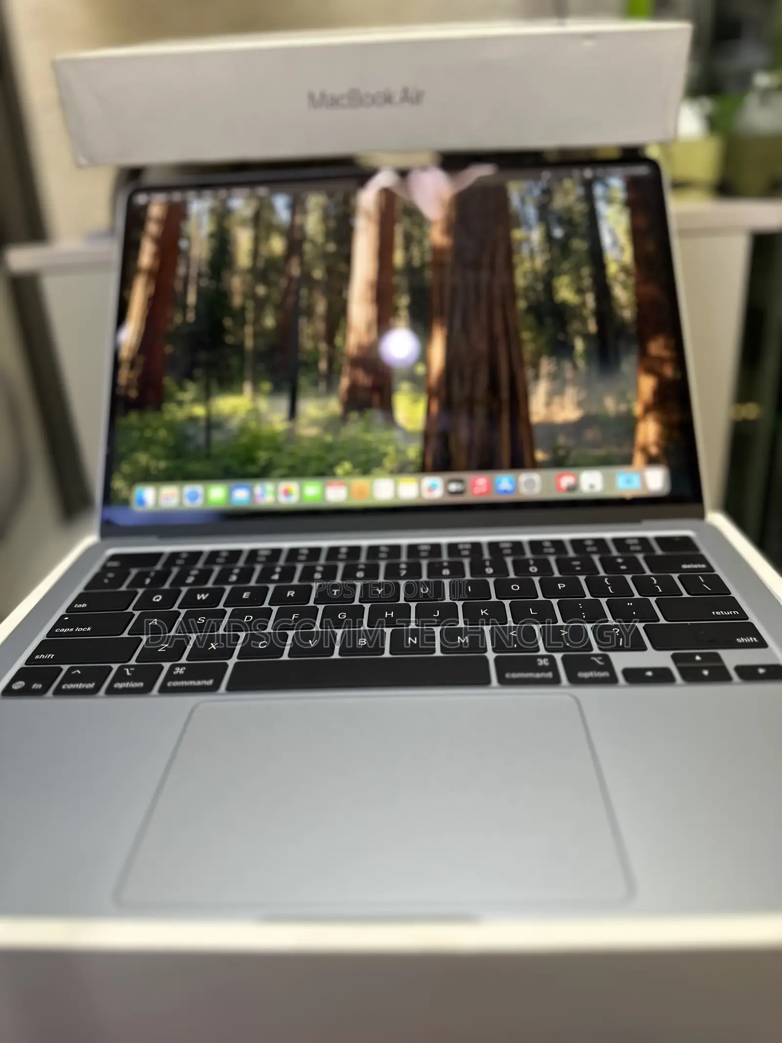 Laptop Apple MacBook Air 2025 M4 13-inch 16GB Apple M4 SSD 256GB